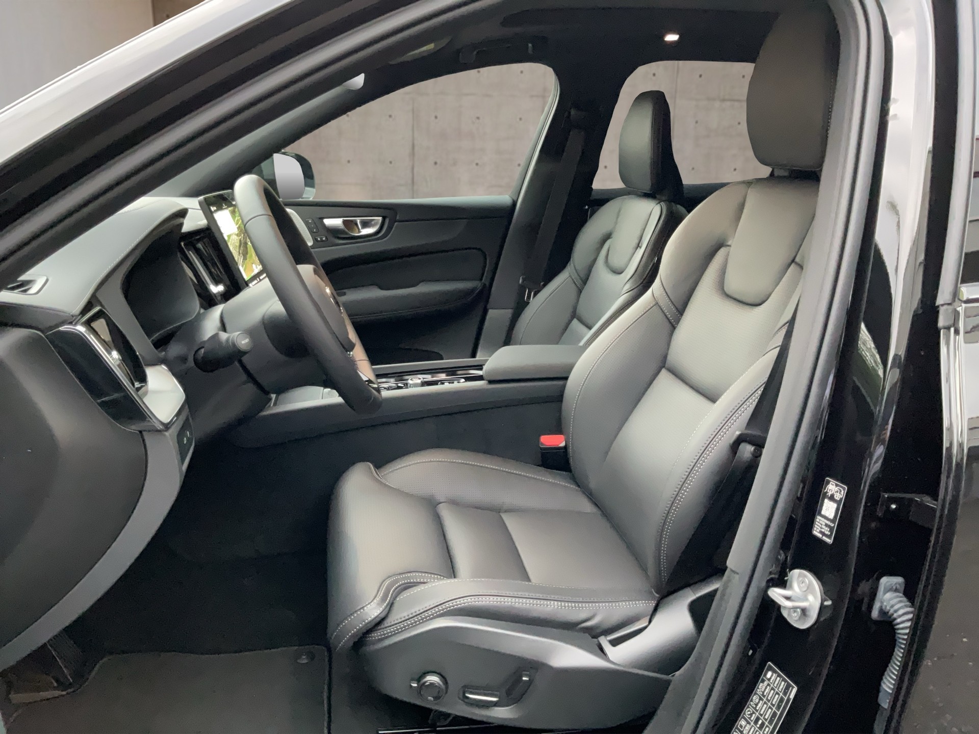 VOLVO XC60 2.0 T8 TE Black Edition eAWD-image-10