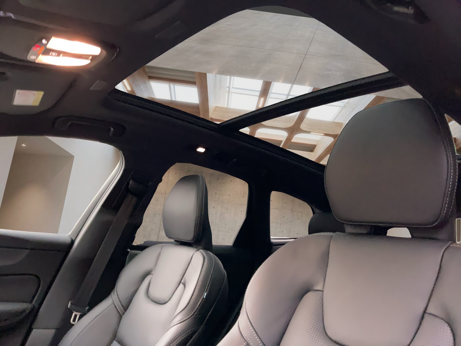 VOLVO XC60 2.0 T8 TE Black Edition eAWD-image-13