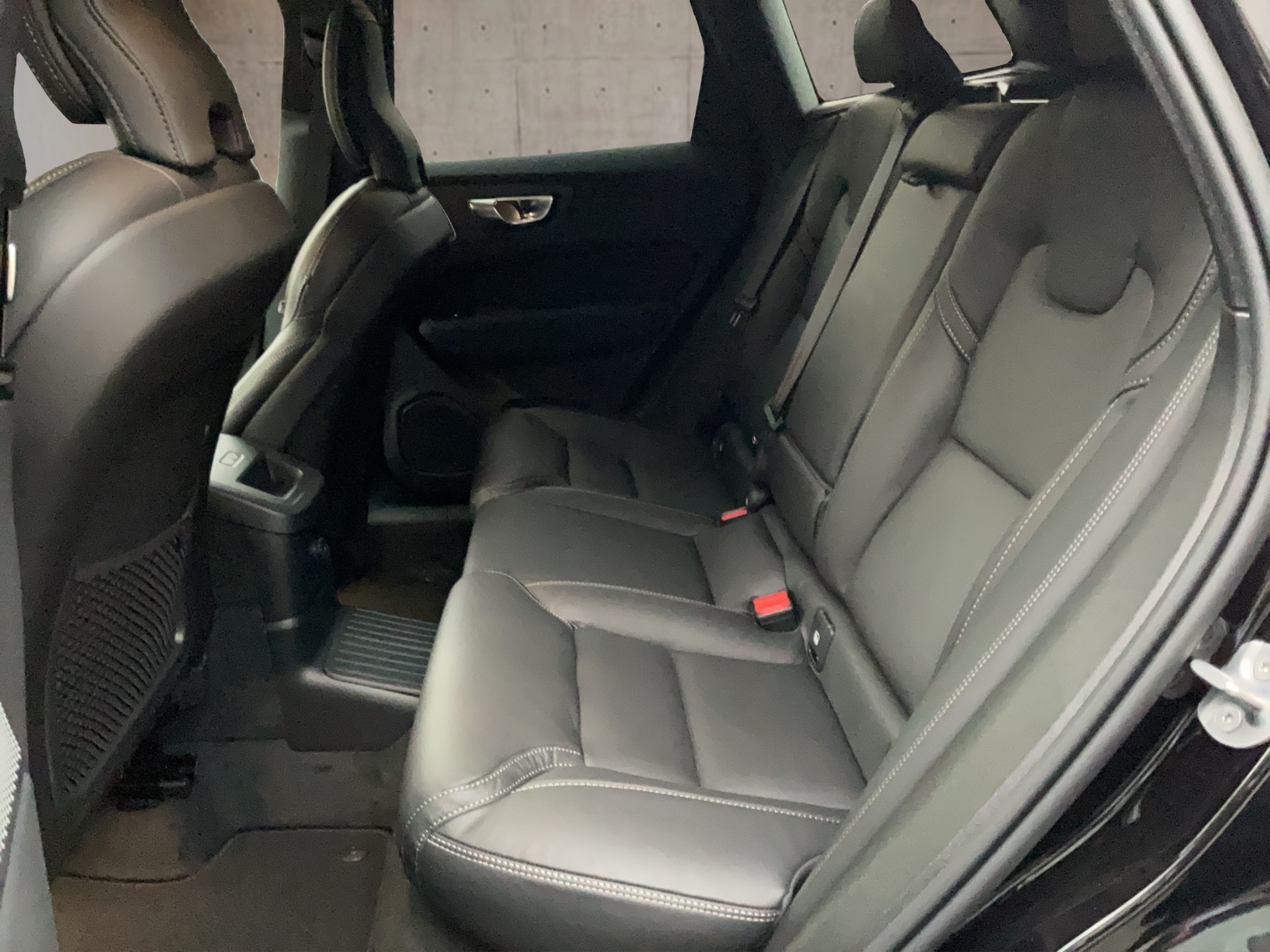 VOLVO XC60 2.0 T8 TE Black Edition eAWD-image-11