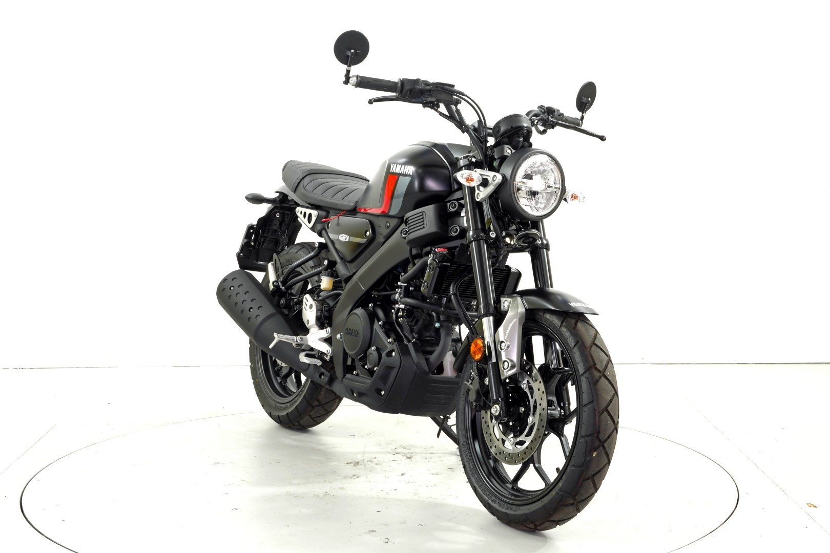 YAMAHA XSR 125 ABS-showroom-element-1