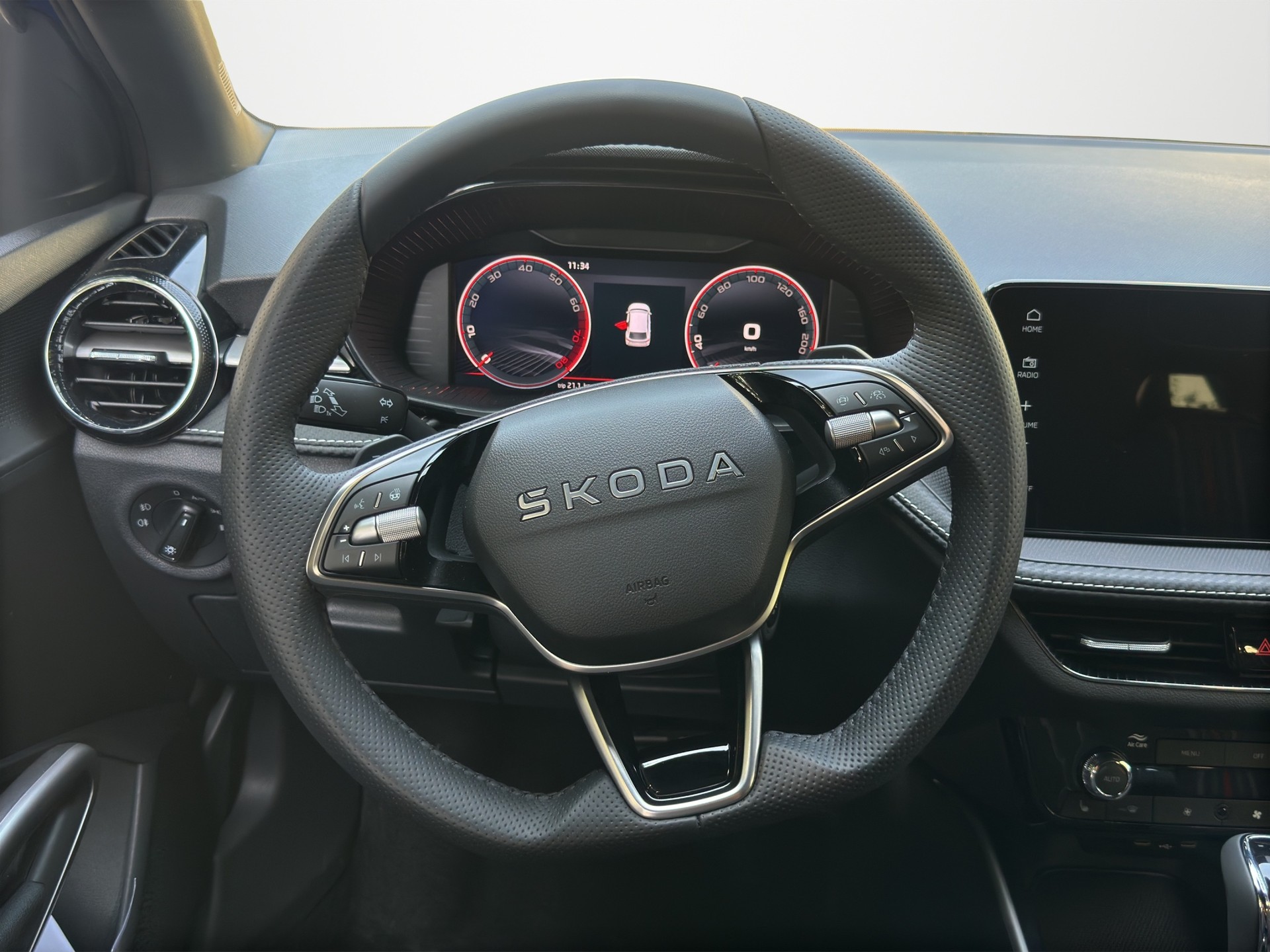 SKODA Fabia 1.5 TSI 130 DSG-image-9