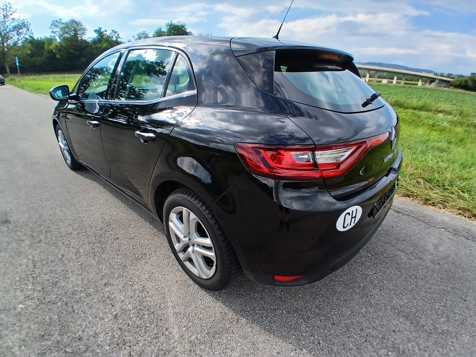 RENAULT Mégane 1.2 16V Turbo Zen-image-2