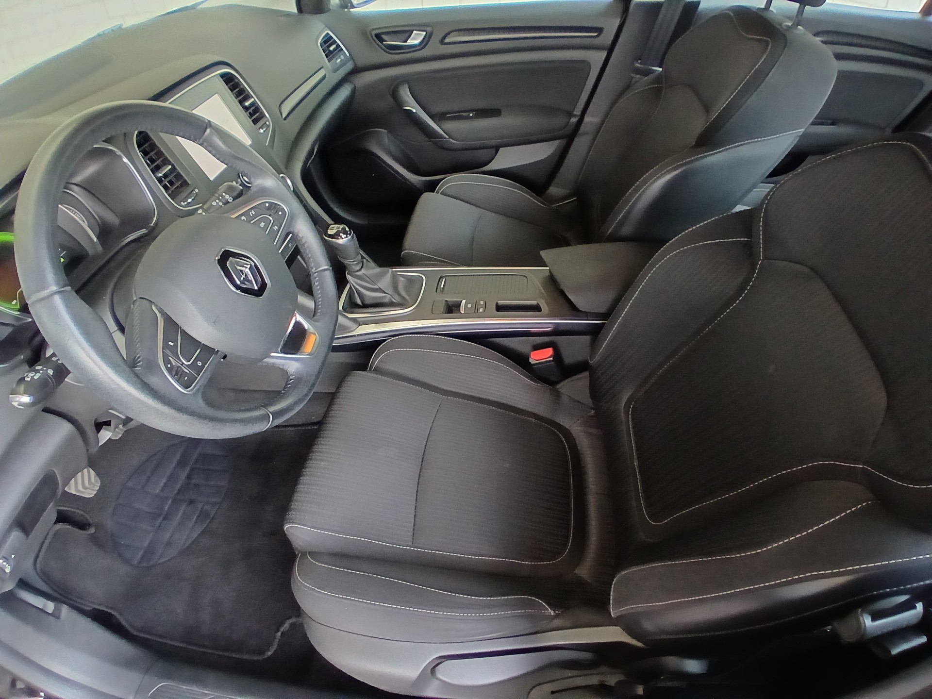 RENAULT Mégane 1.2 16V Turbo Zen-image-8