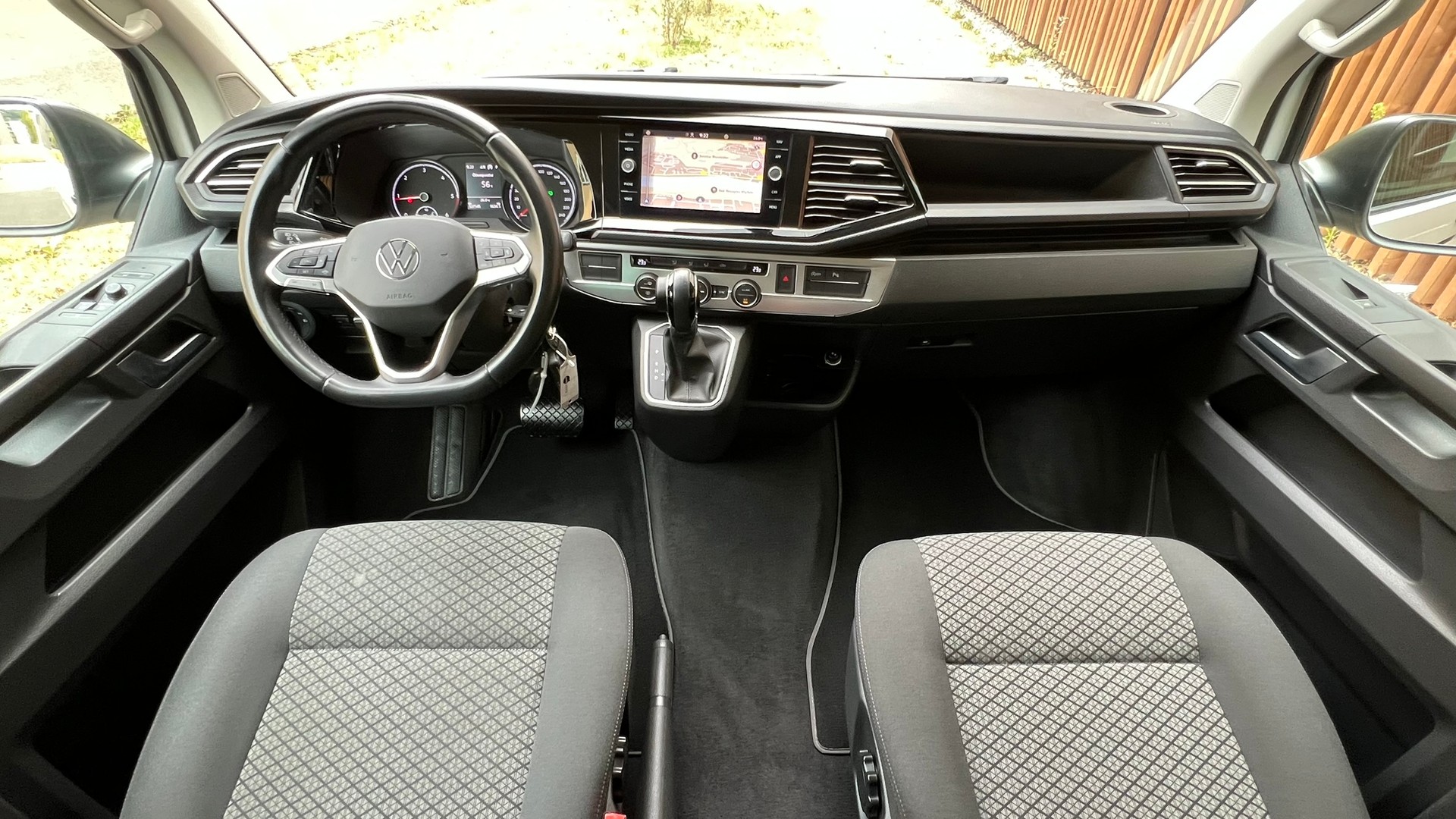 VW T6.1 MULTIVAN 2.0 TDI TRENDLINE LIBERTY DSG l 150 PS-image-18