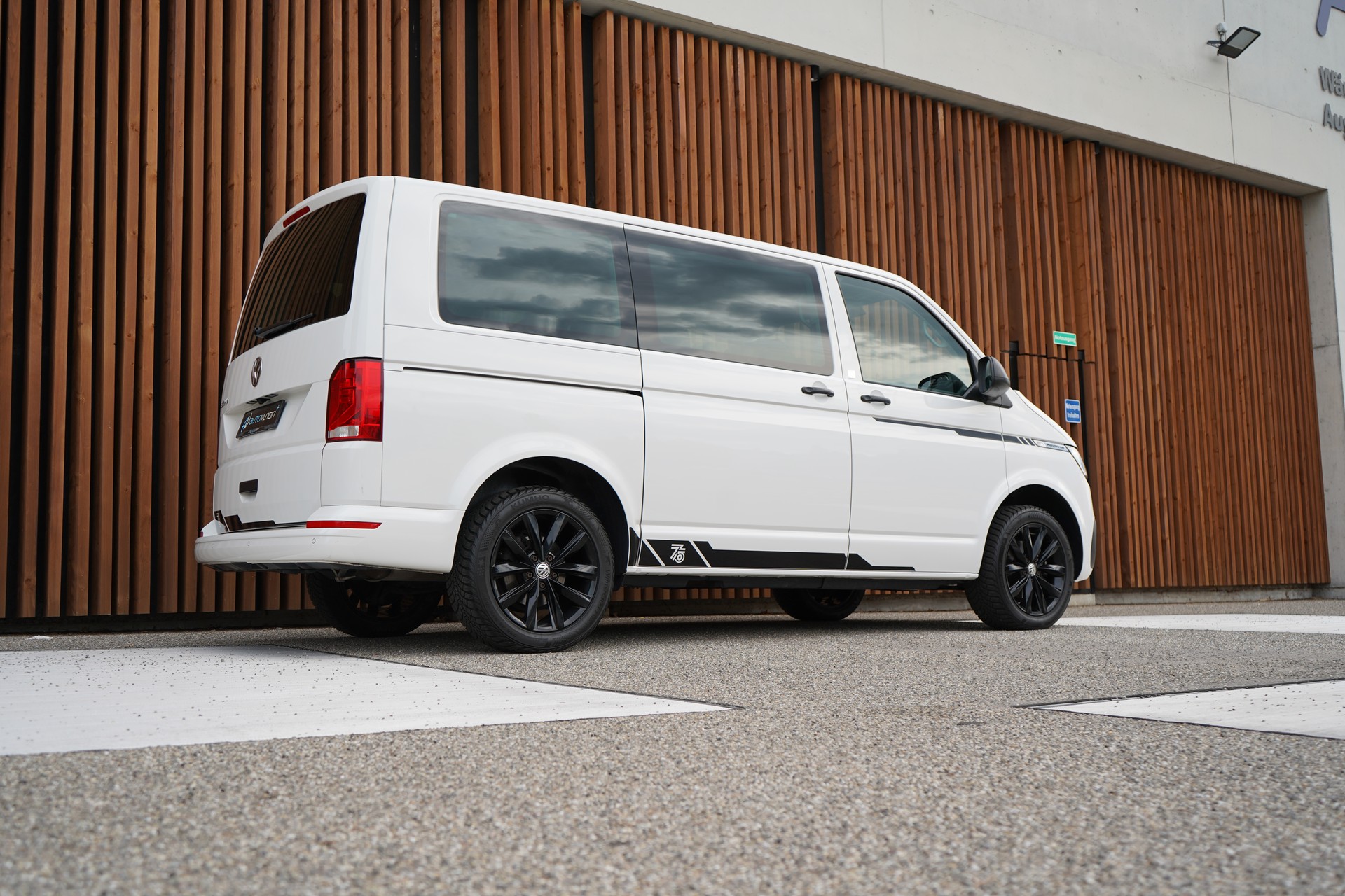 VW T6.1 MULTIVAN 2.0 TDI TRENDLINE LIBERTY DSG l 150 PS-image-11