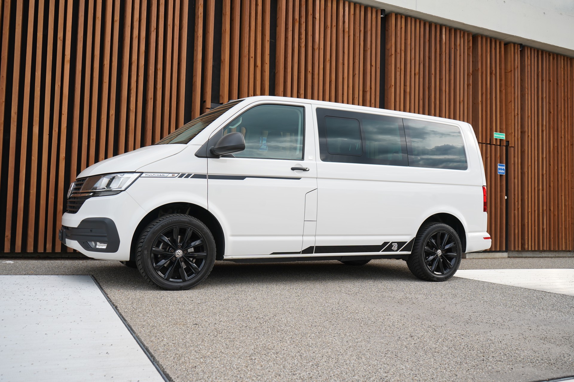 VW T6.1 MULTIVAN 2.0 TDI TRENDLINE LIBERTY DSG l 150 PS-image-5