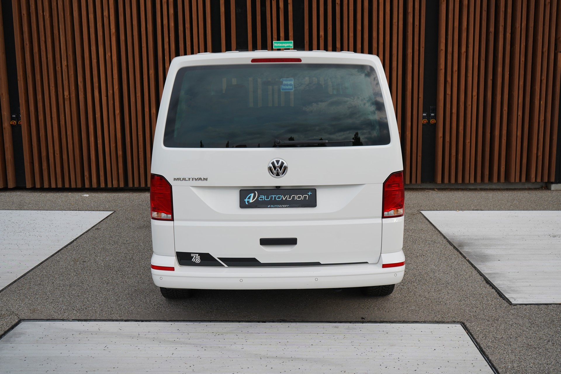 VW T6.1 MULTIVAN 2.0 TDI TRENDLINE LIBERTY DSG l 150 PS-image-15