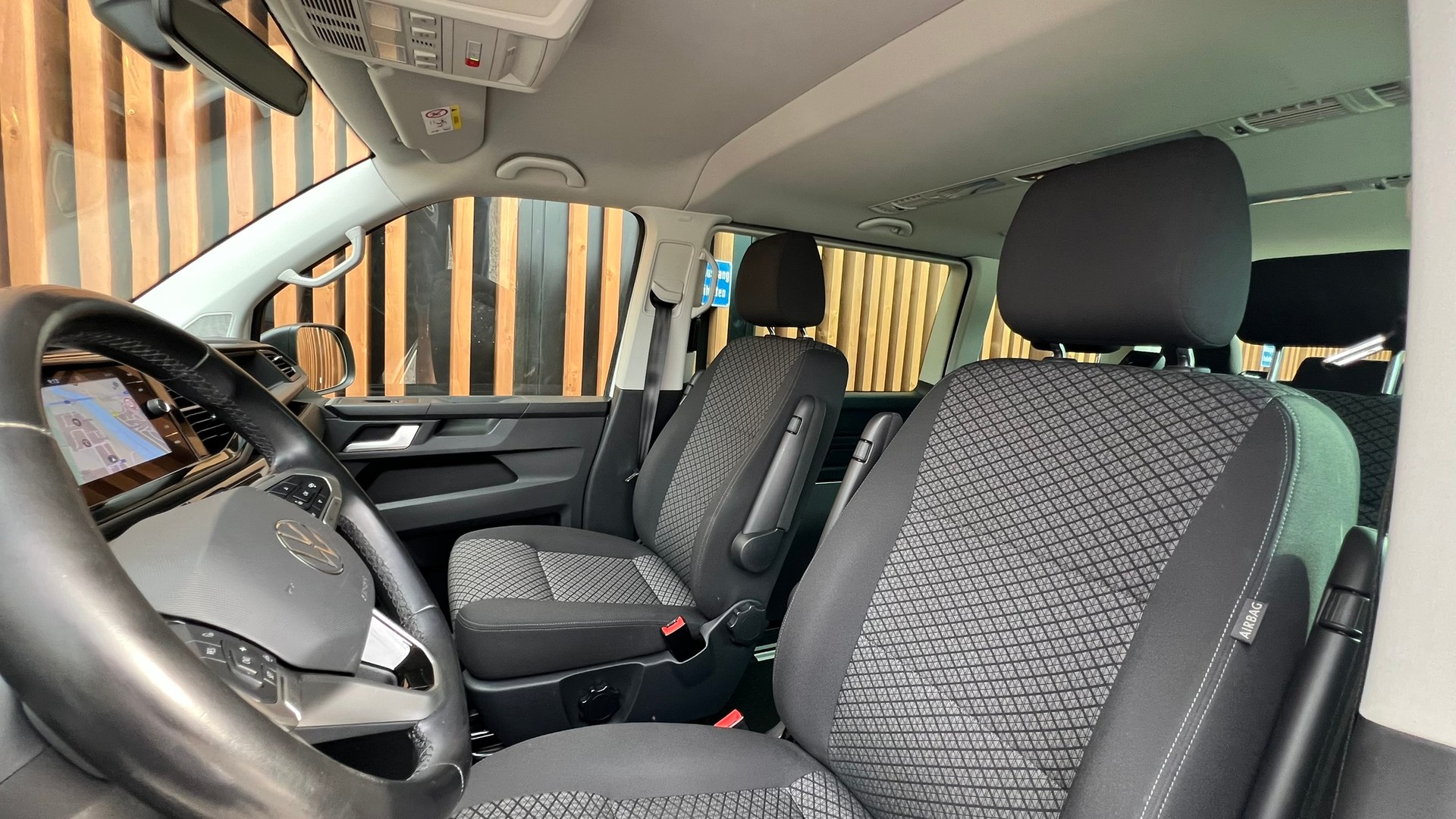VW T6.1 MULTIVAN 2.0 TDI TRENDLINE LIBERTY DSG l 150 PS-image-21