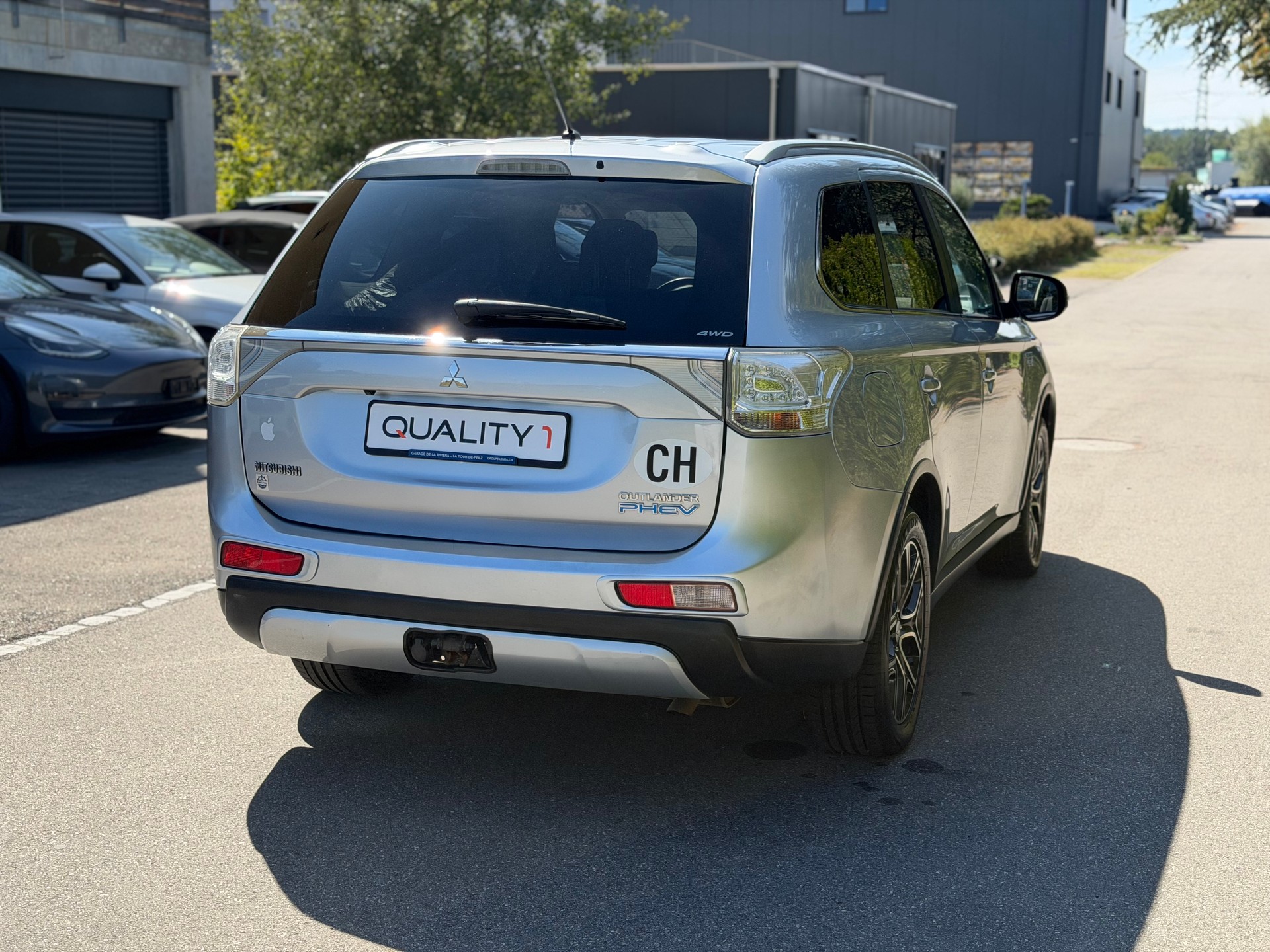MITSUBISHI Outlander 2.0 PHEV Intense-image-4