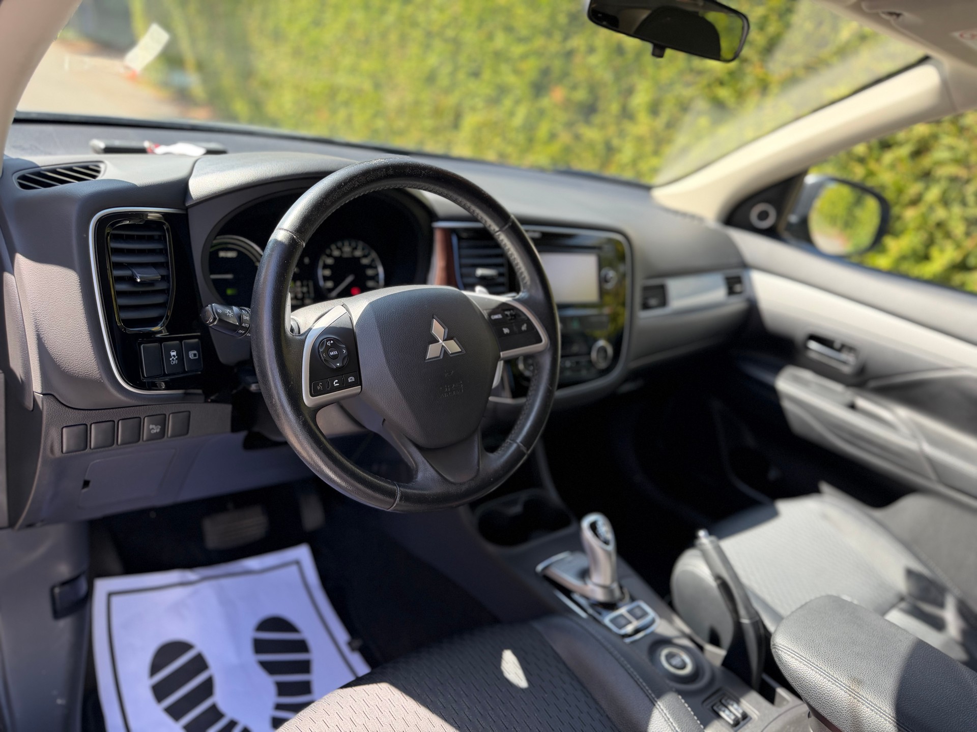 MITSUBISHI Outlander 2.0 PHEV Intense-image-6