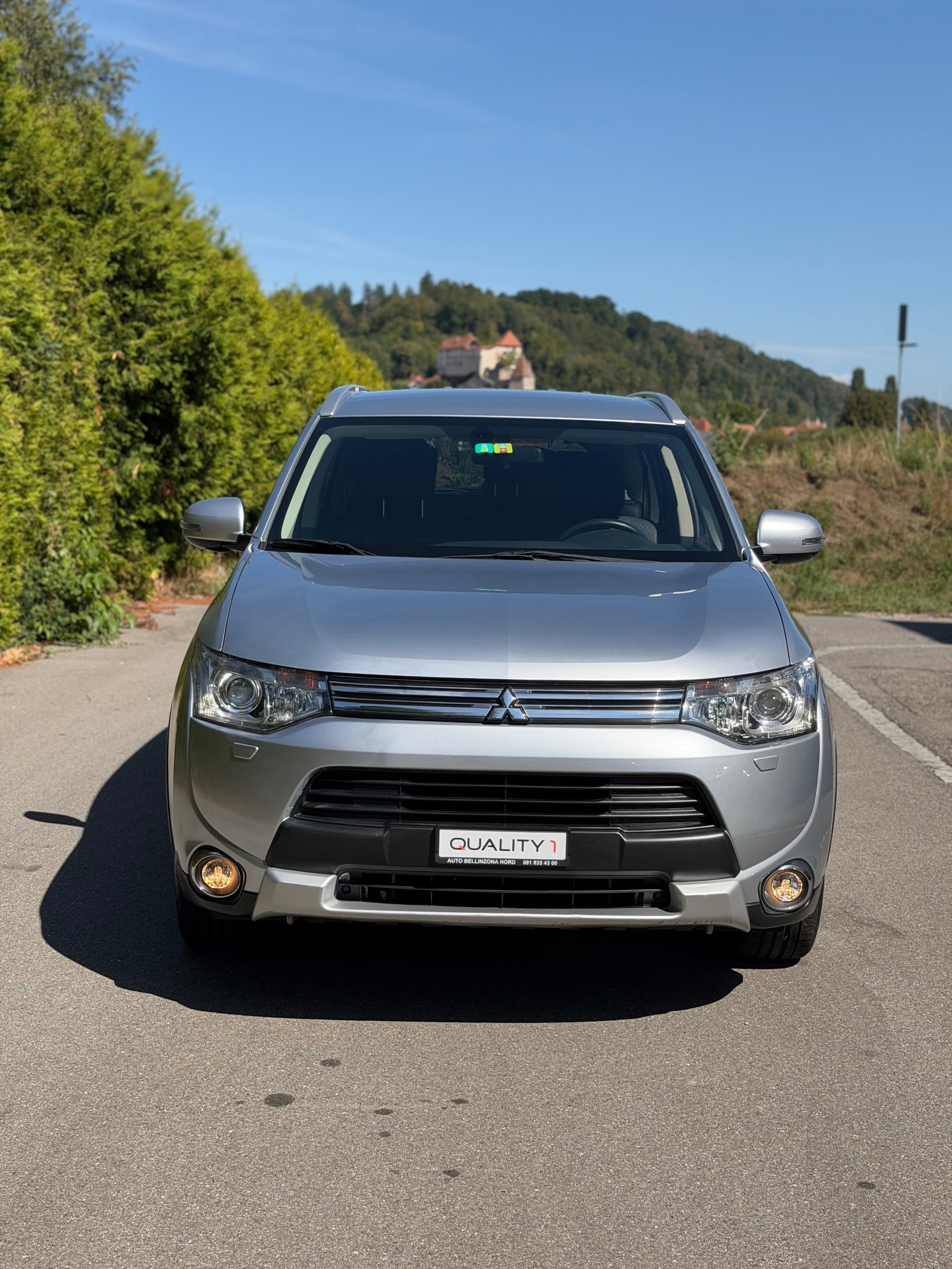 MITSUBISHI Outlander 2.0 PHEV Intense-image-1
