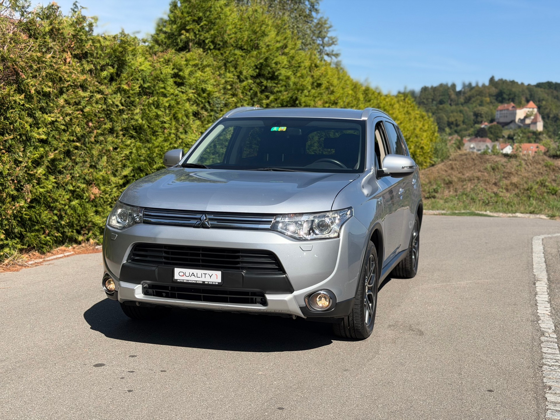 MITSUBISHI Outlander 2.0 PHEV Intense-image-0