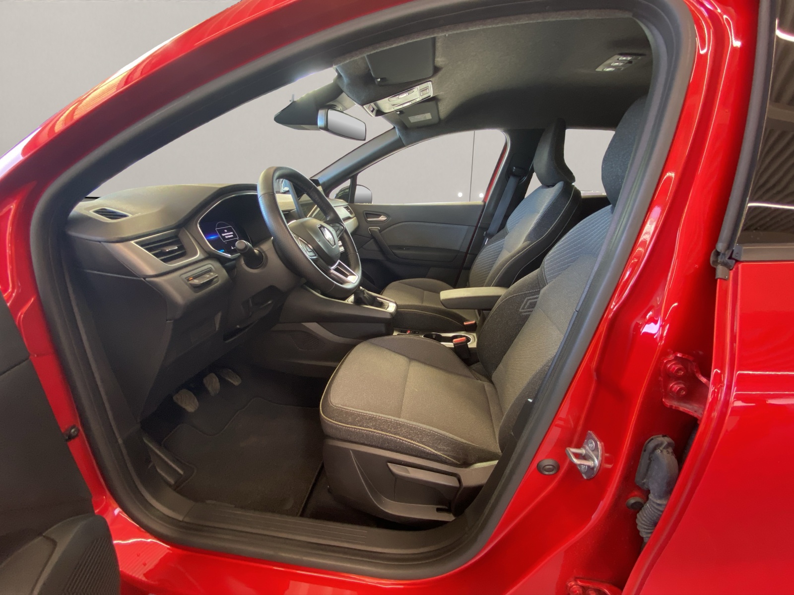 RENAULT Captur 1.3 TCe 140 techno-image-8