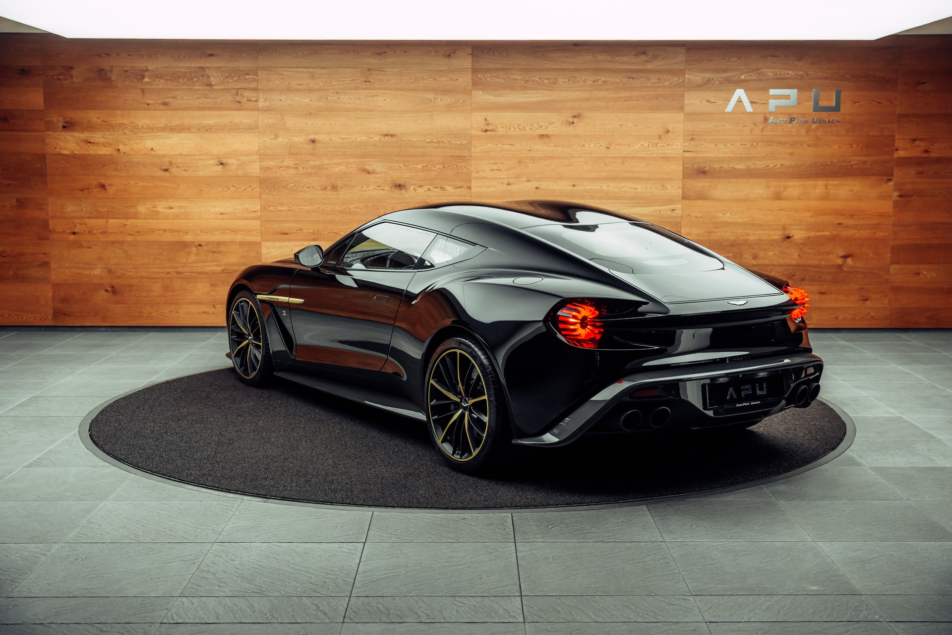 ASTON MARTIN Vanquish Zagato Coupé Villa d'Este 61/99-image-2