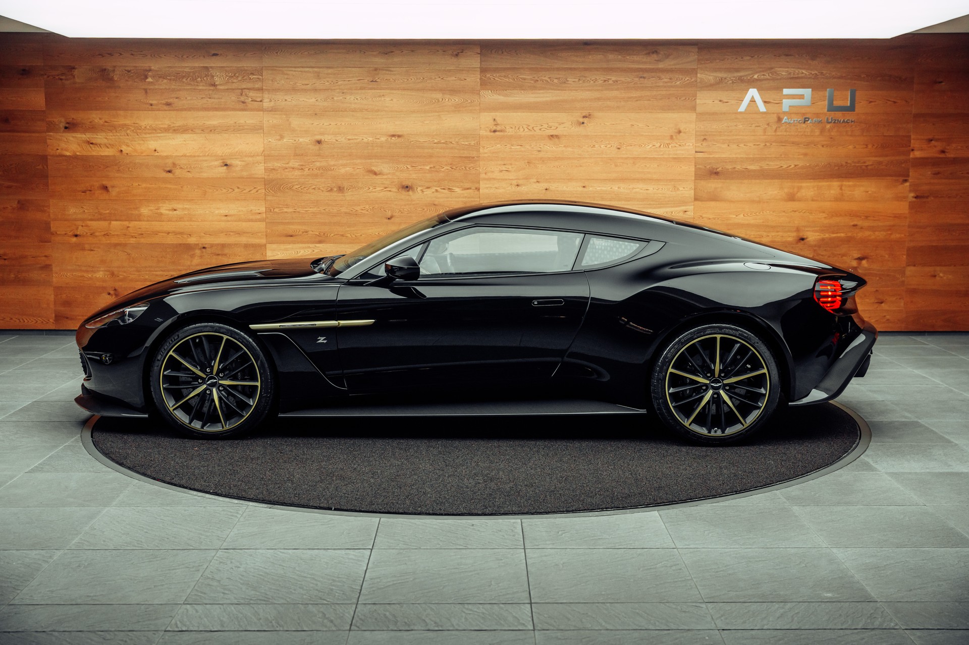 ASTON MARTIN Vanquish Zagato Coupé Villa d'Este 61/99-image-8