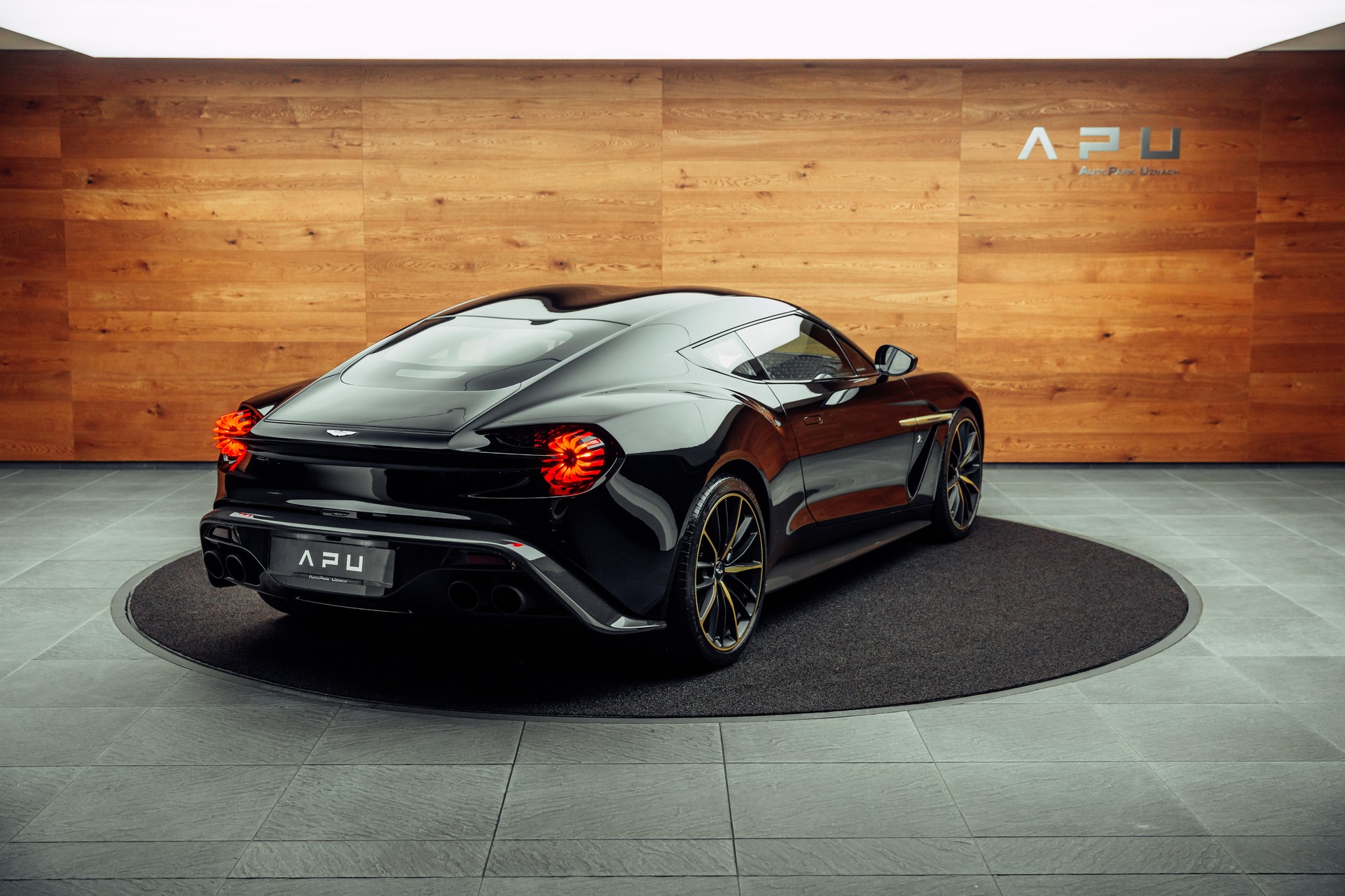 ASTON MARTIN Vanquish Zagato Coupé Villa d'Este 61/99-image-1