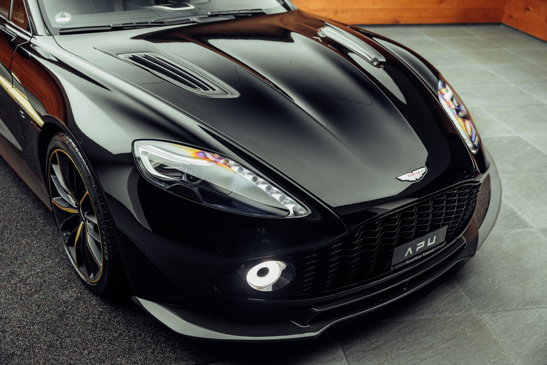 ASTON MARTIN Vanquish Zagato Coupé Villa d'Este 61/99-image-22