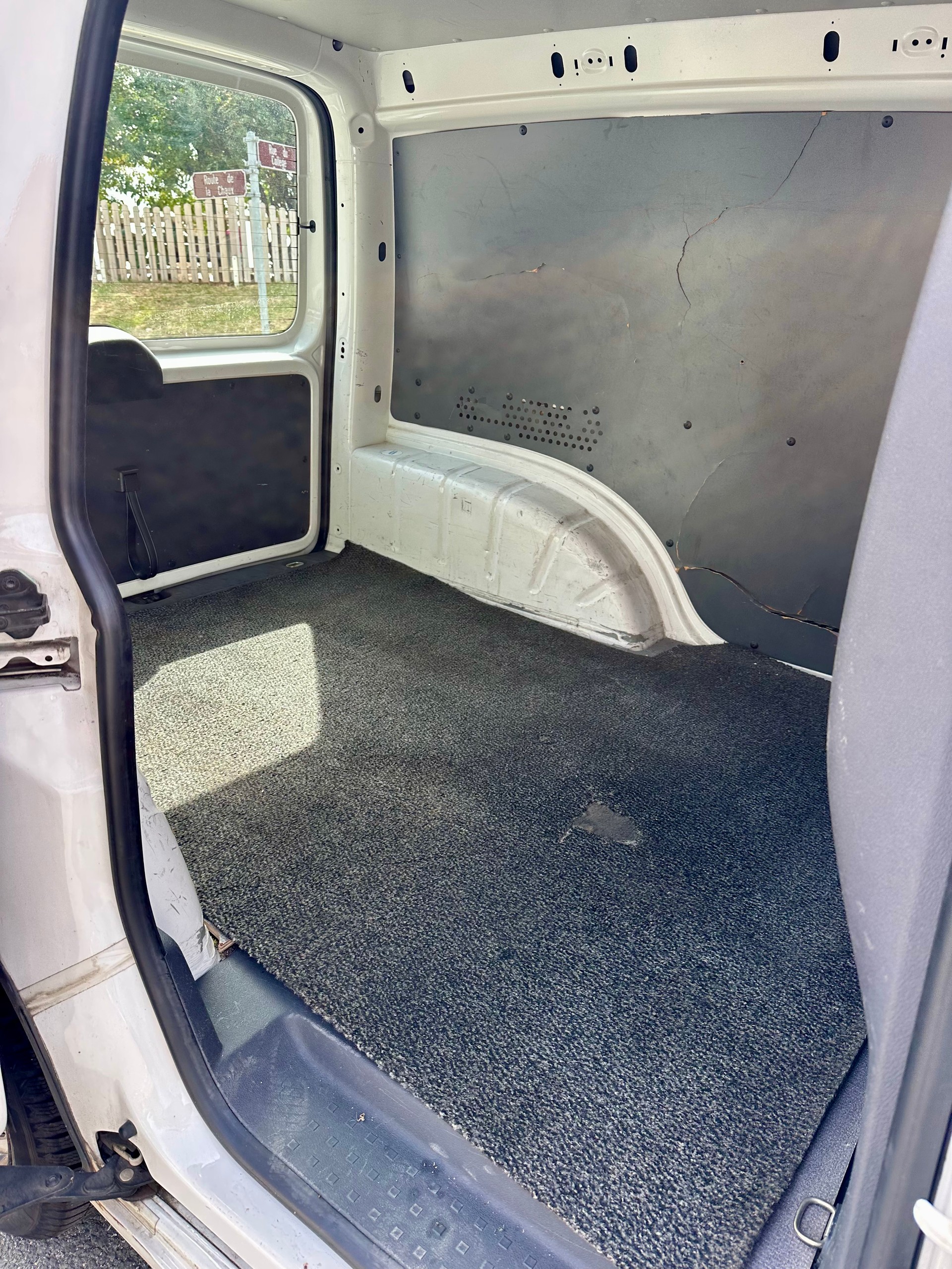 VW Caddy 1.6 TDI DSG-image-14
