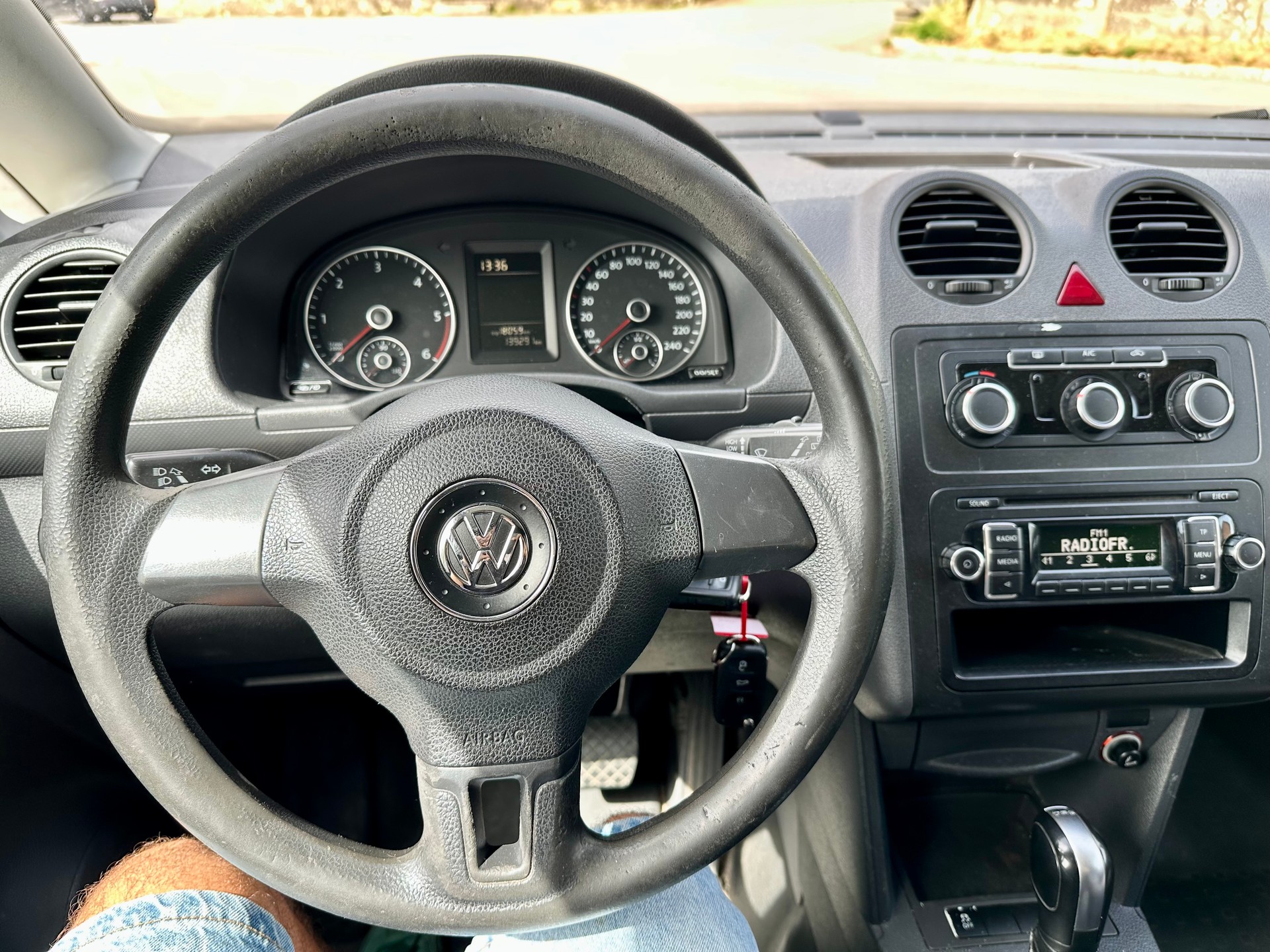 VW Caddy 1.6 TDI DSG-image-8