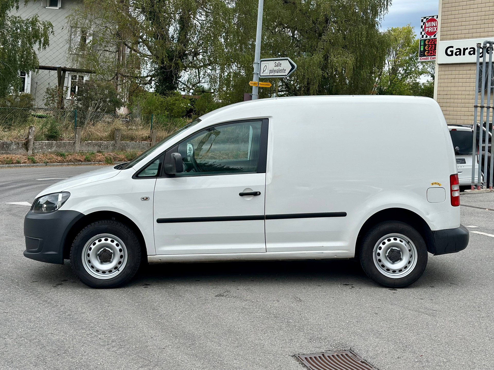 VW Caddy 1.6 TDI DSG-image-5