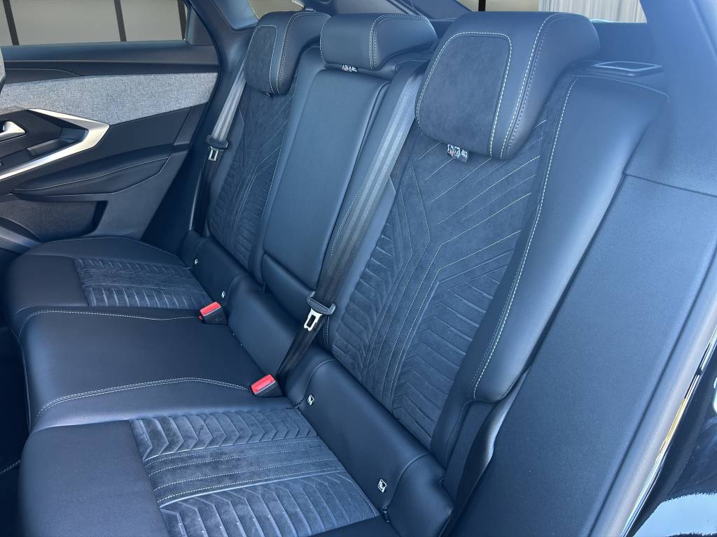 PEUGEOT 3008 145 e-DCS6 Hybrid GT-image-8