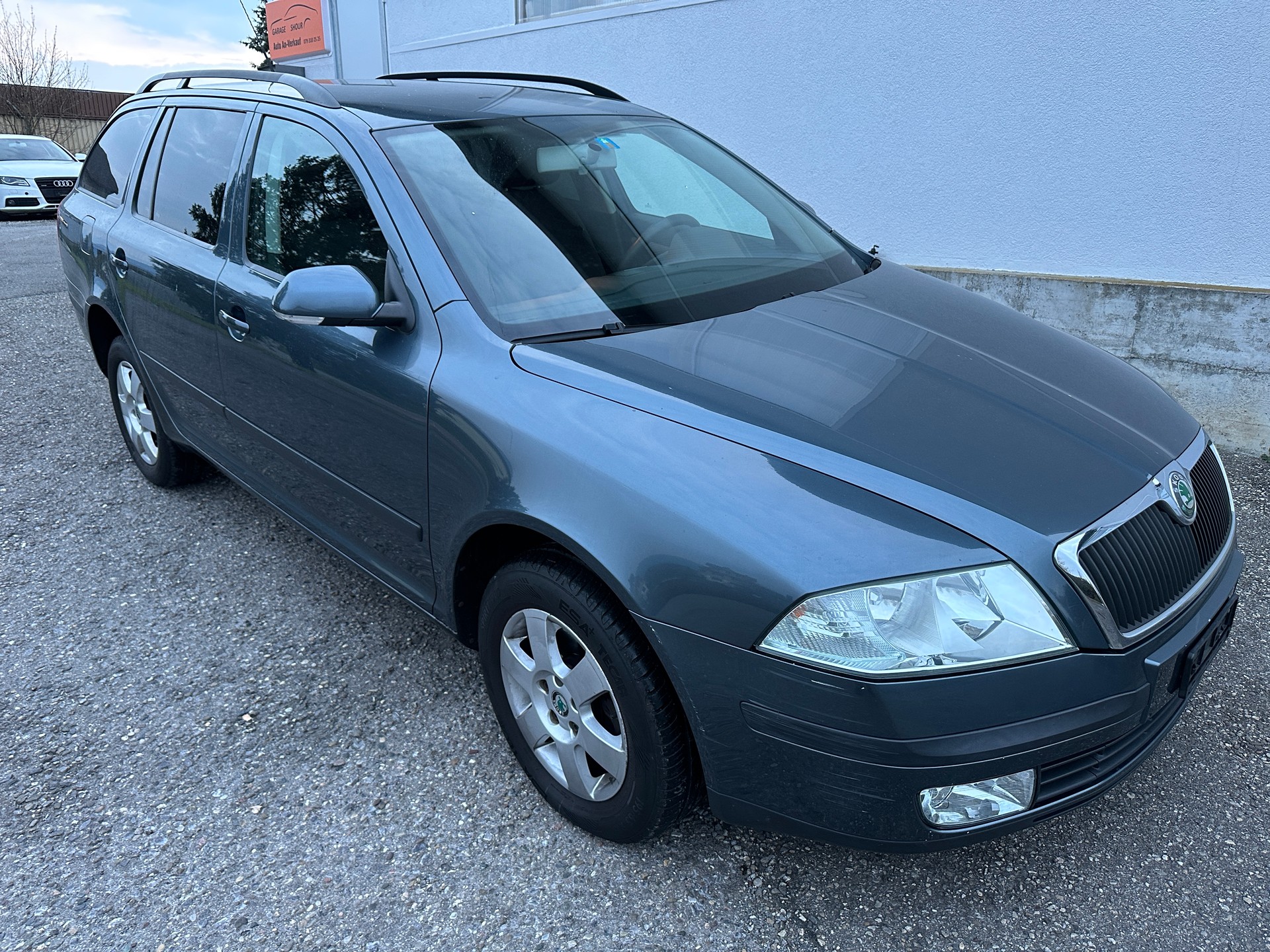 SKODA Octavia 1.9 TDI Adventure 4x4-image-0