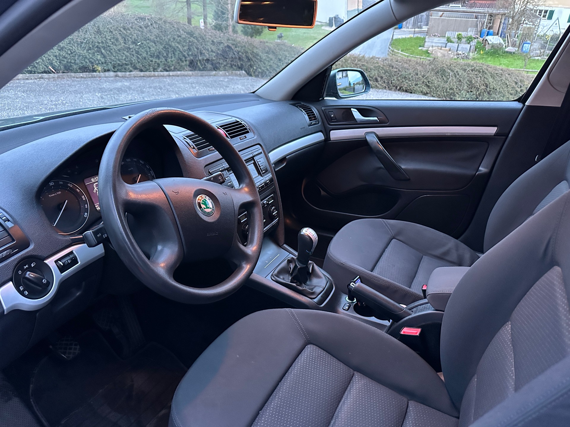 SKODA Octavia 1.9 TDI Adventure 4x4-image-6