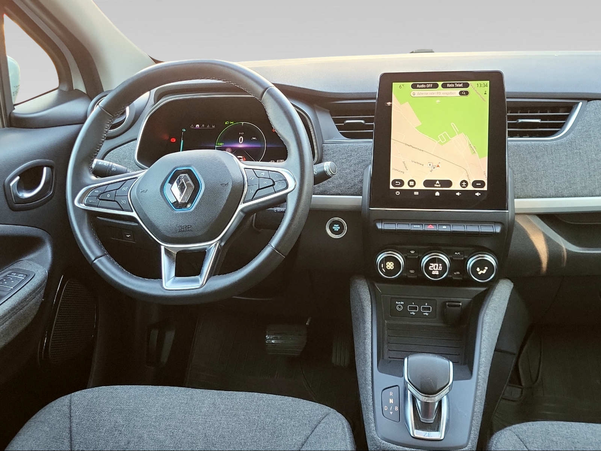 RENAULT Zoe-image-4