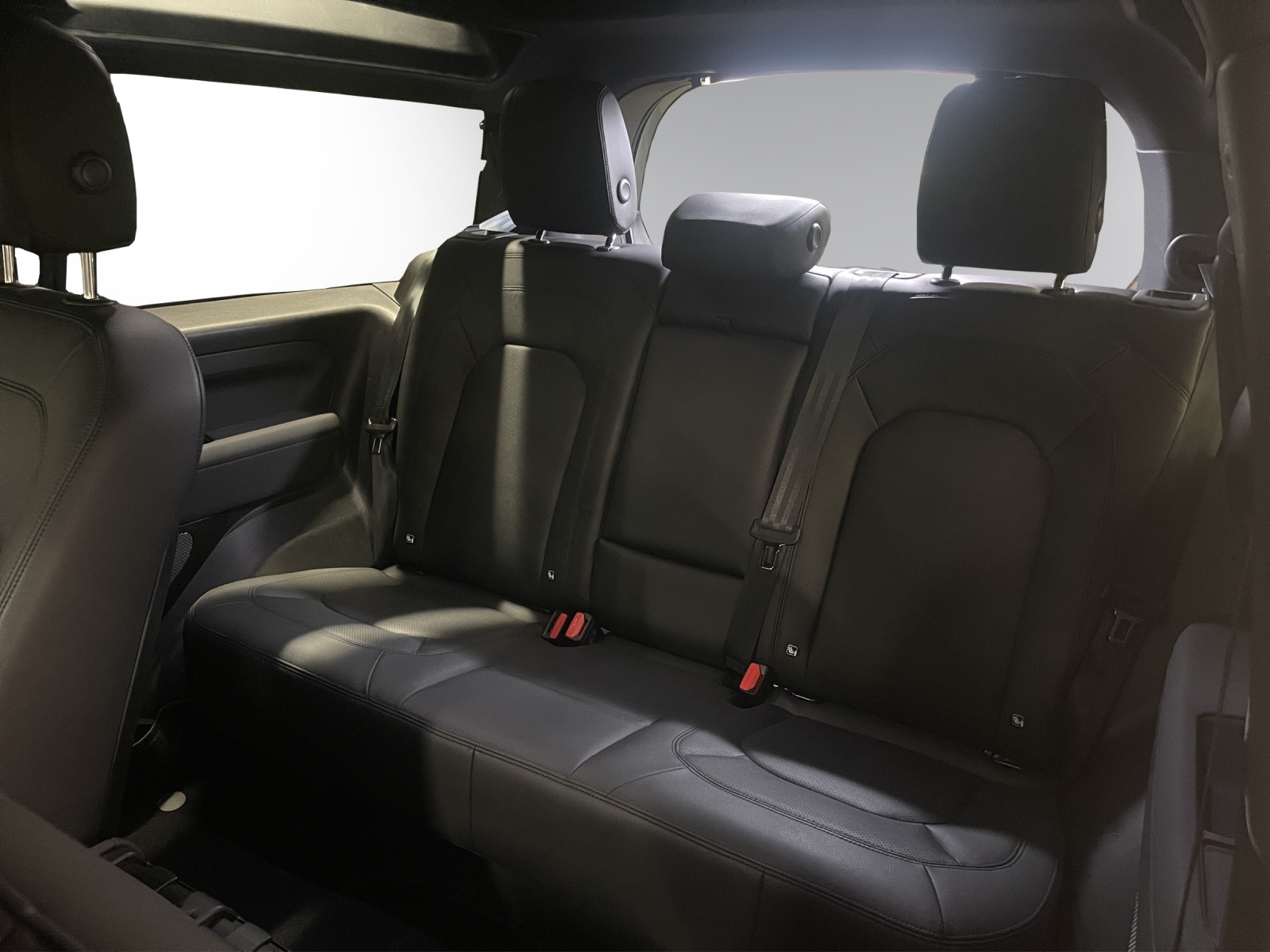 LAND ROVER Defender 110 P400 I6 X-Dynamic SE 3.0 AT8-image-10