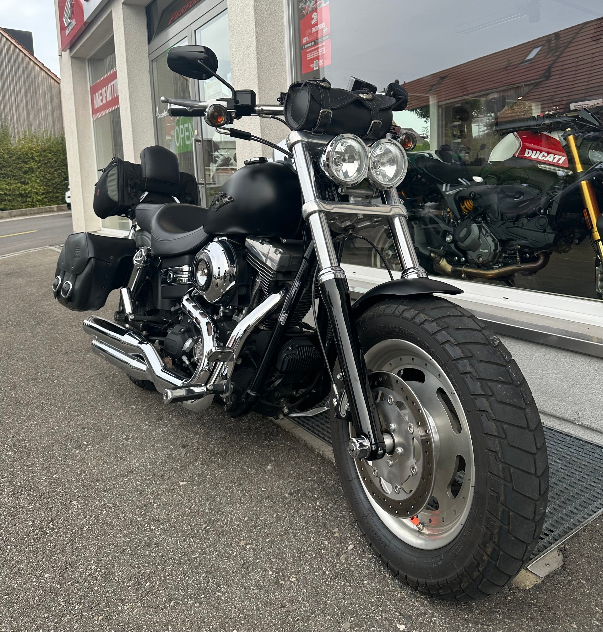HARLEY-DAVIDSON FXDF Dyna Fat Bob-showroom-element-1