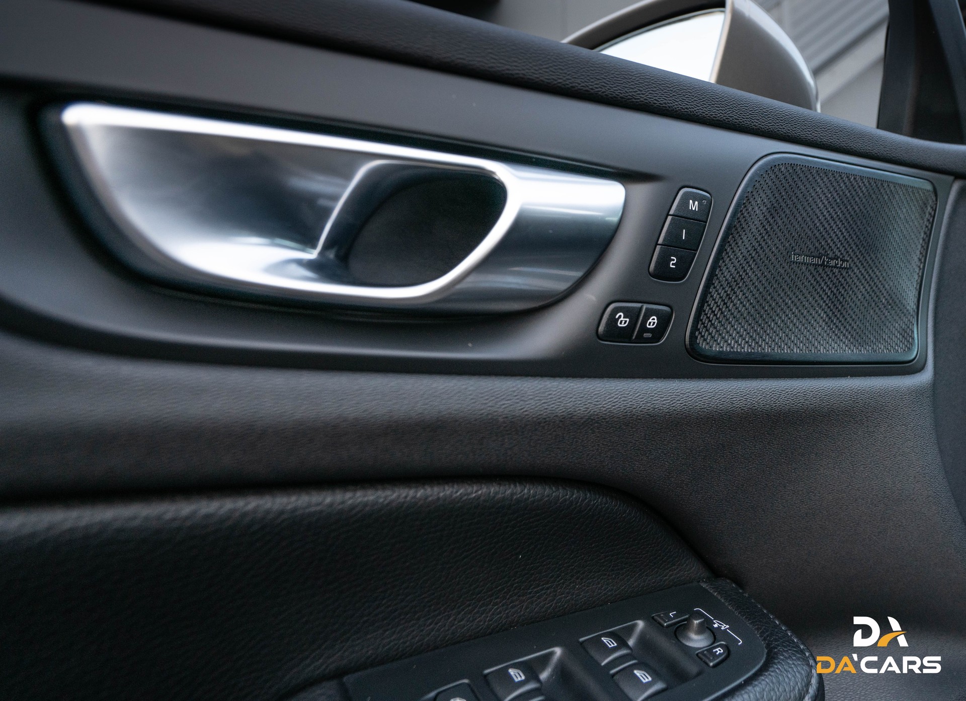 VOLVO V60 T6 eAWD Twin Engine Inscription Expression Geartronic-image-15
