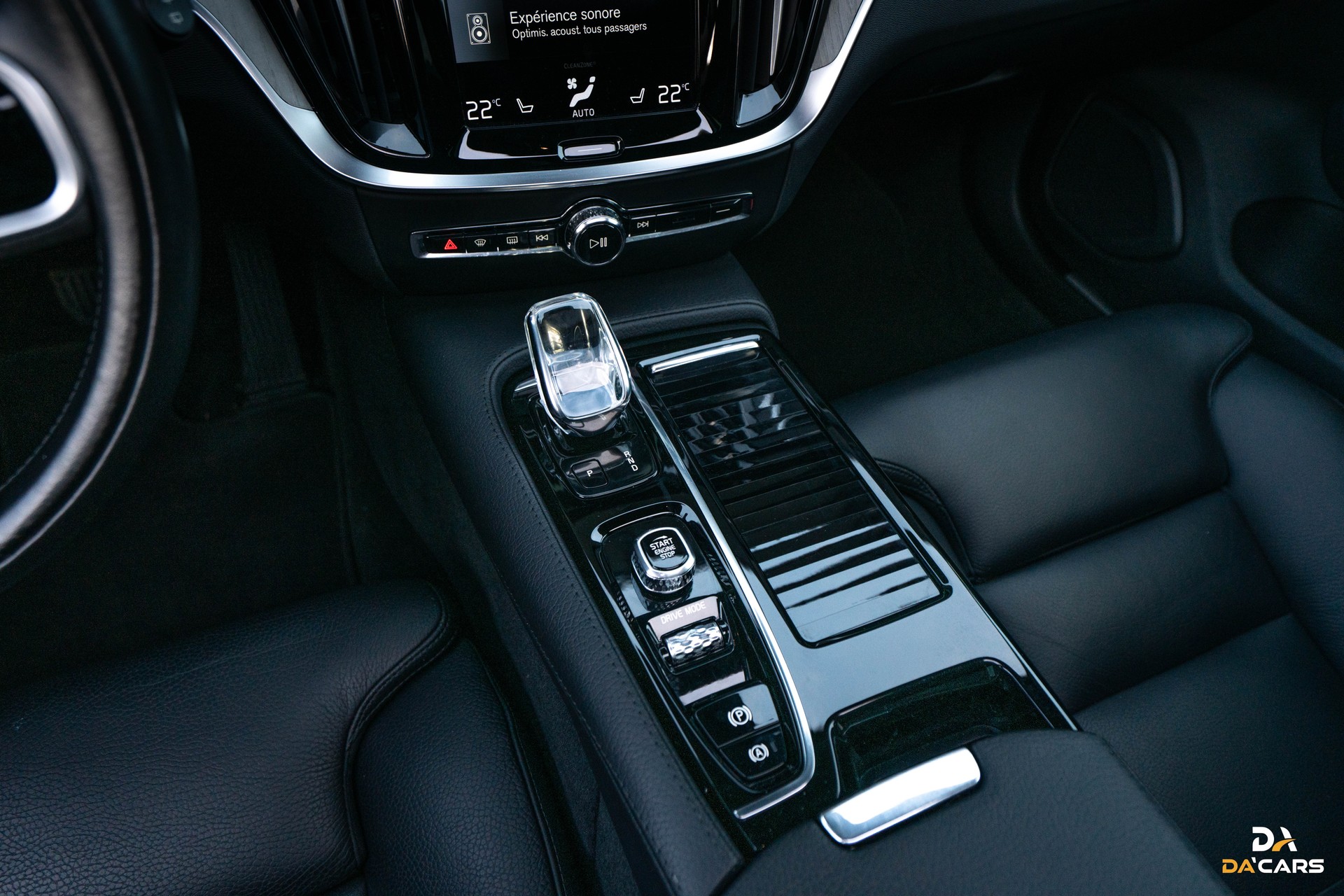 VOLVO V60 T6 eAWD Twin Engine Inscription Expression Geartronic-image-14