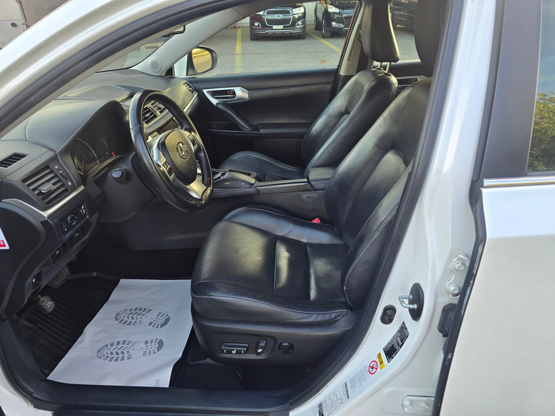 LEXUS CT 200h 1.8 excellence CVT-image-9