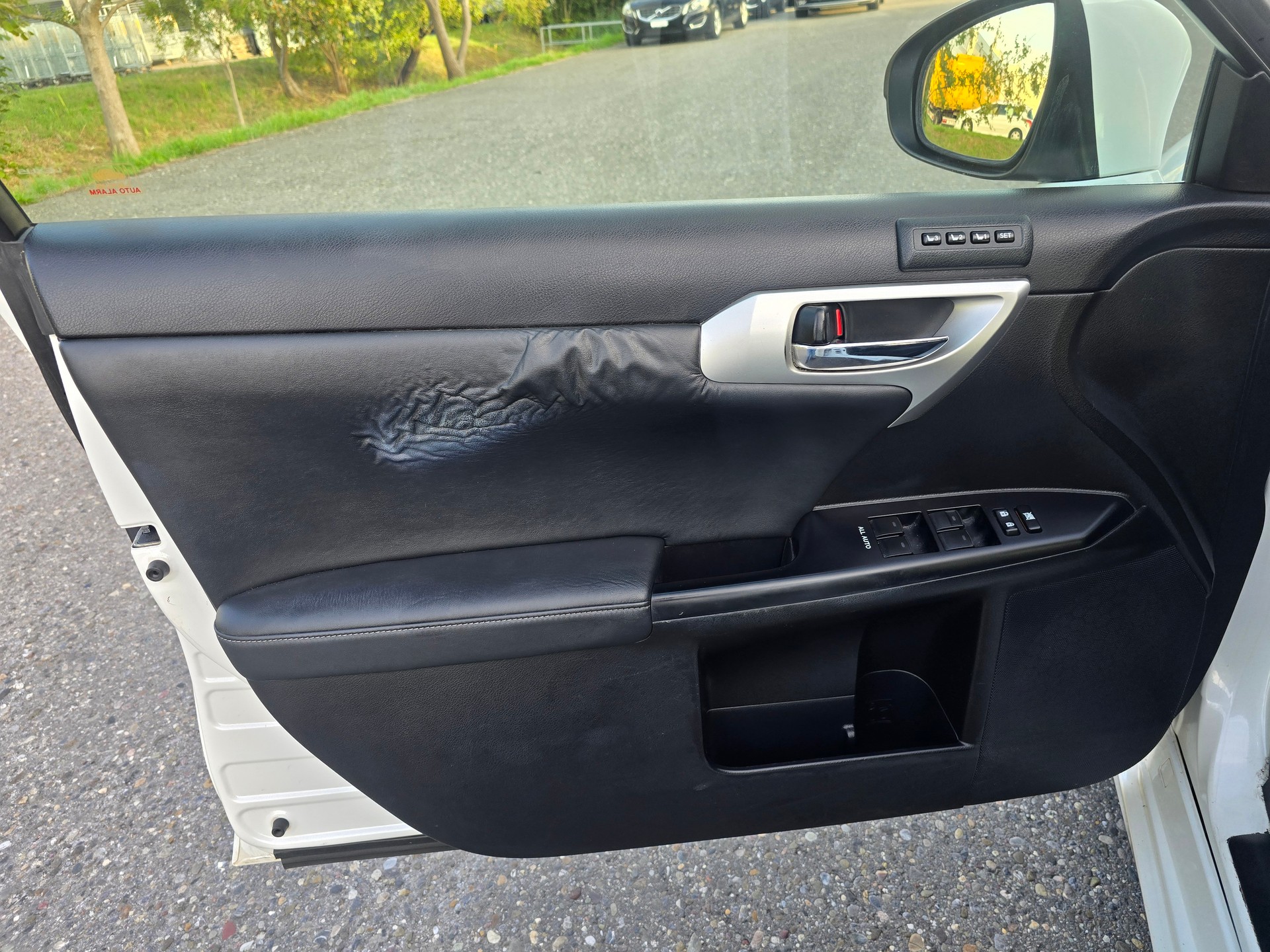 LEXUS CT 200h 1.8 excellence CVT-image-11