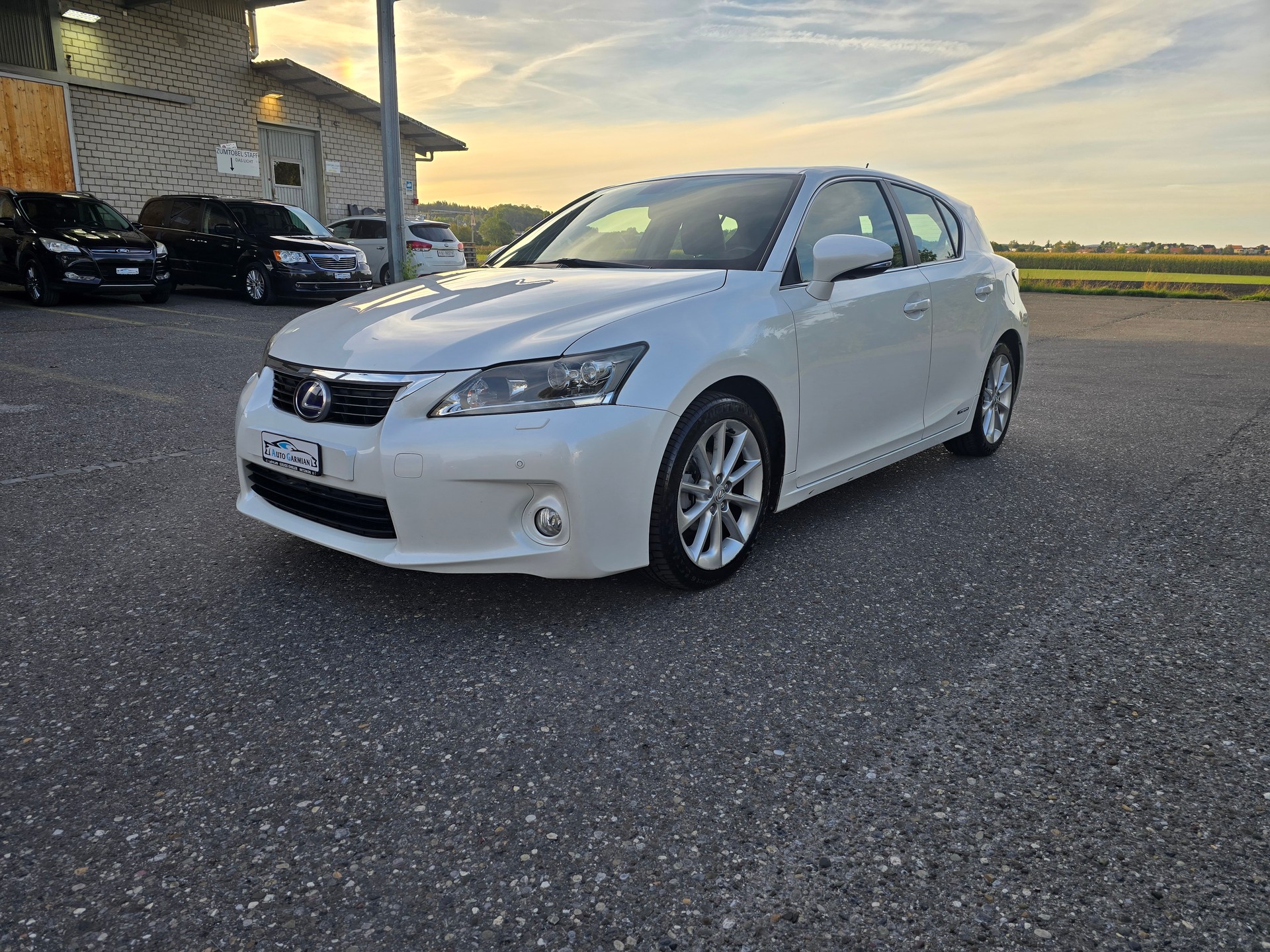 LEXUS CT 200h 1.8 excellence CVT-image-2
