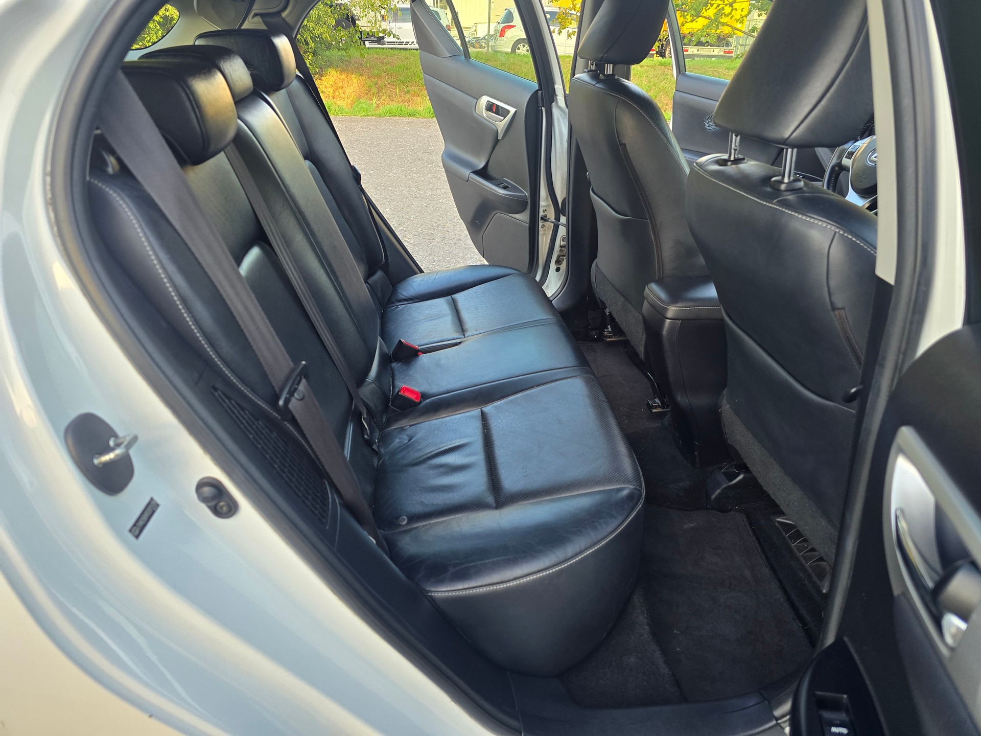 LEXUS CT 200h 1.8 excellence CVT-image-15