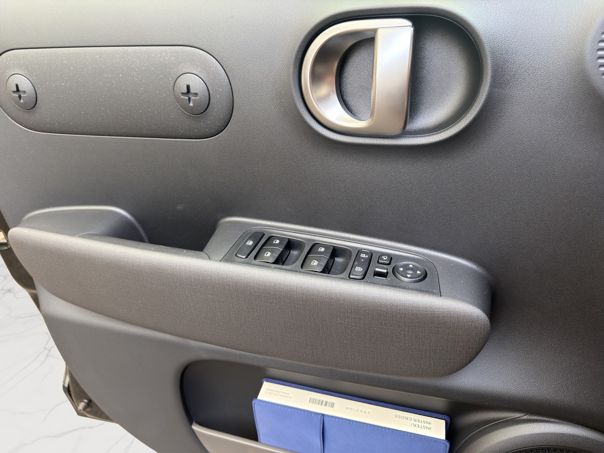 HYUNDAI Inster 49kWh Amplia-image-11
