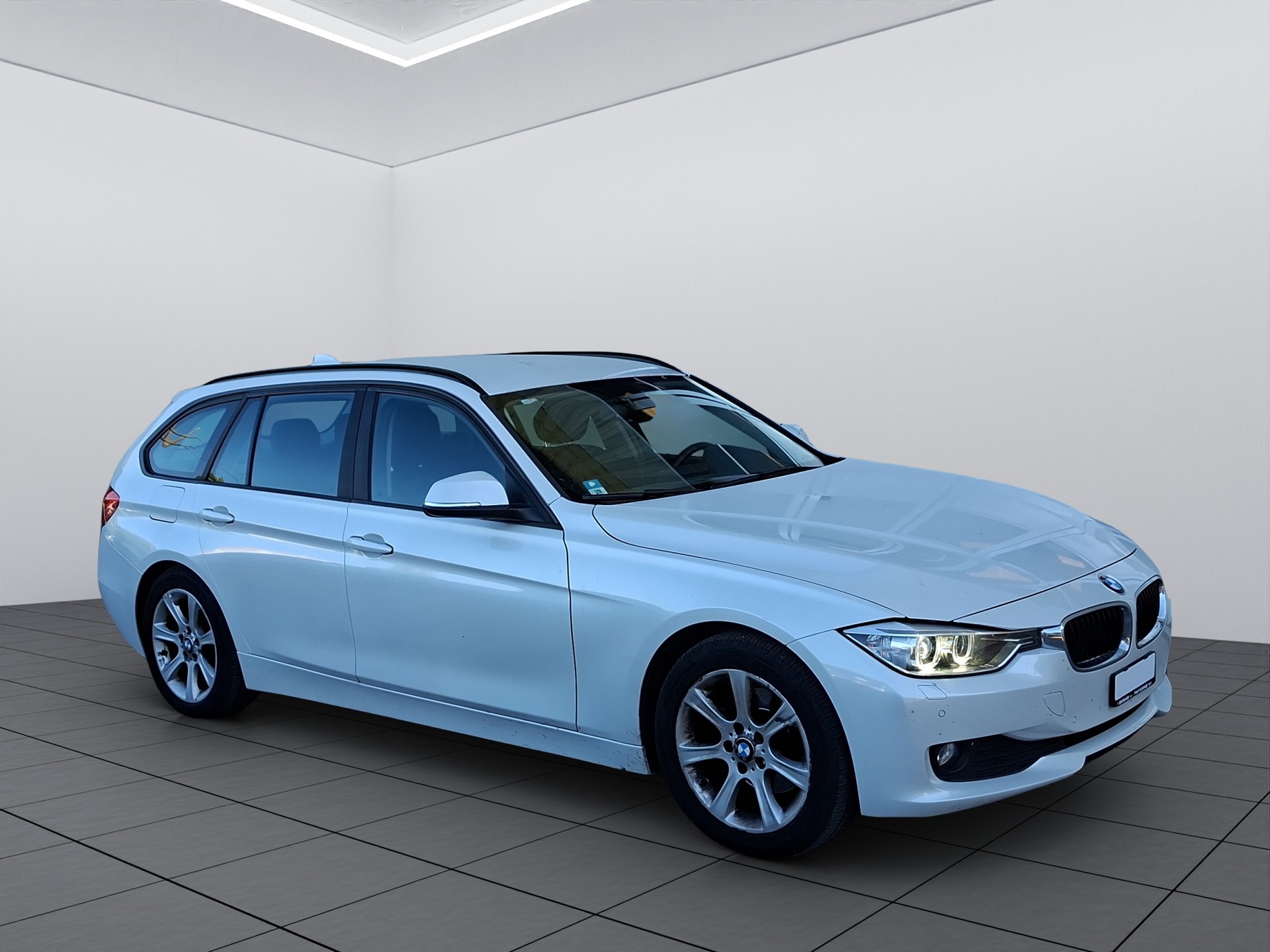 BMW 320d Touring Steptronic-image-7
