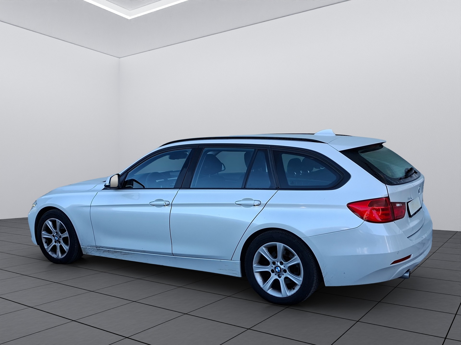 BMW 320d Touring Steptronic-image-3