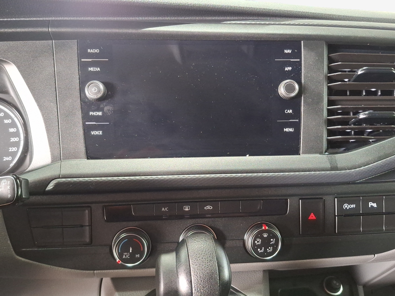 VW T6.1 2.0 TDI DSG-image-9