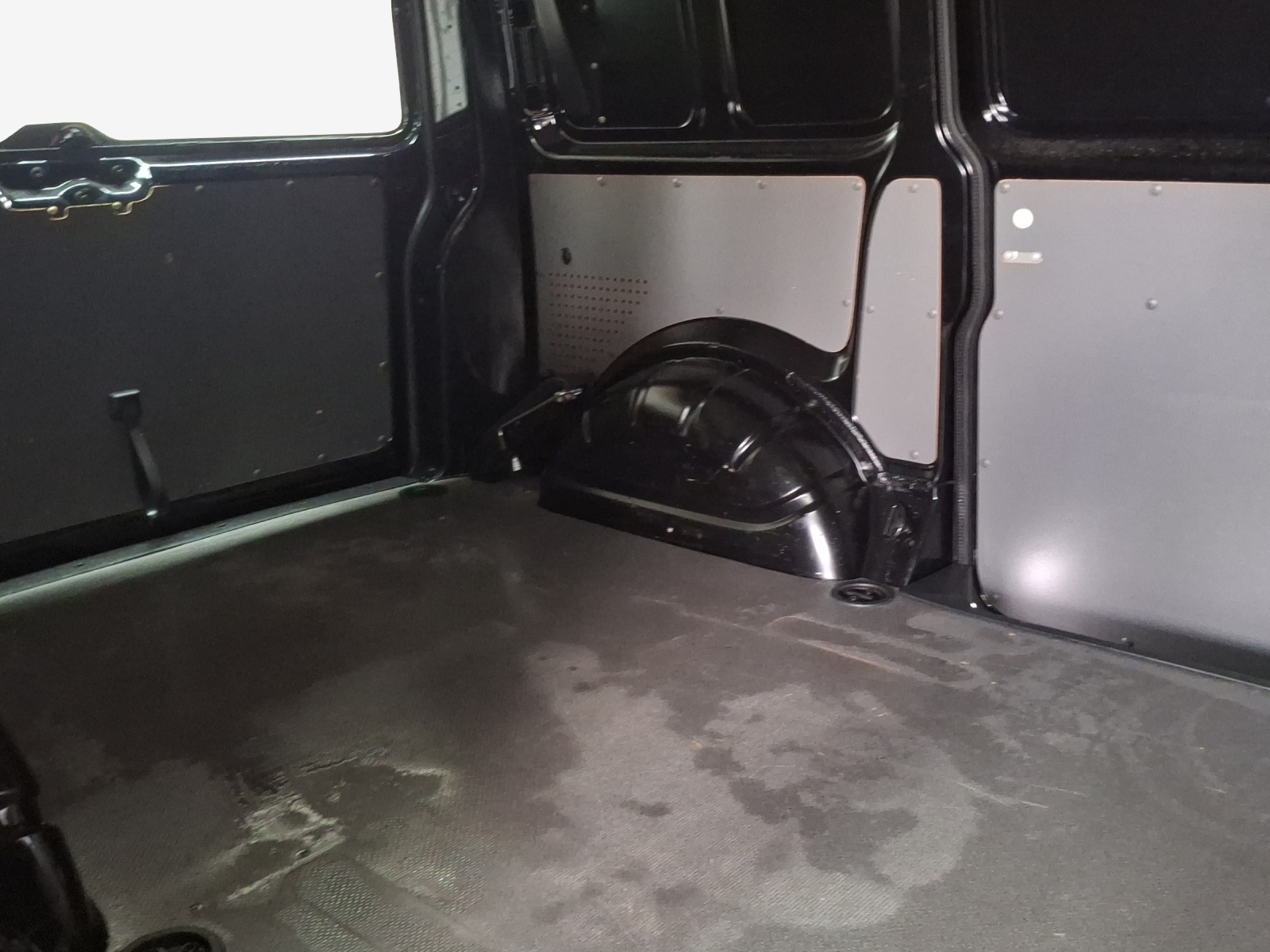 VW T6.1 2.0 TDI DSG-image-11