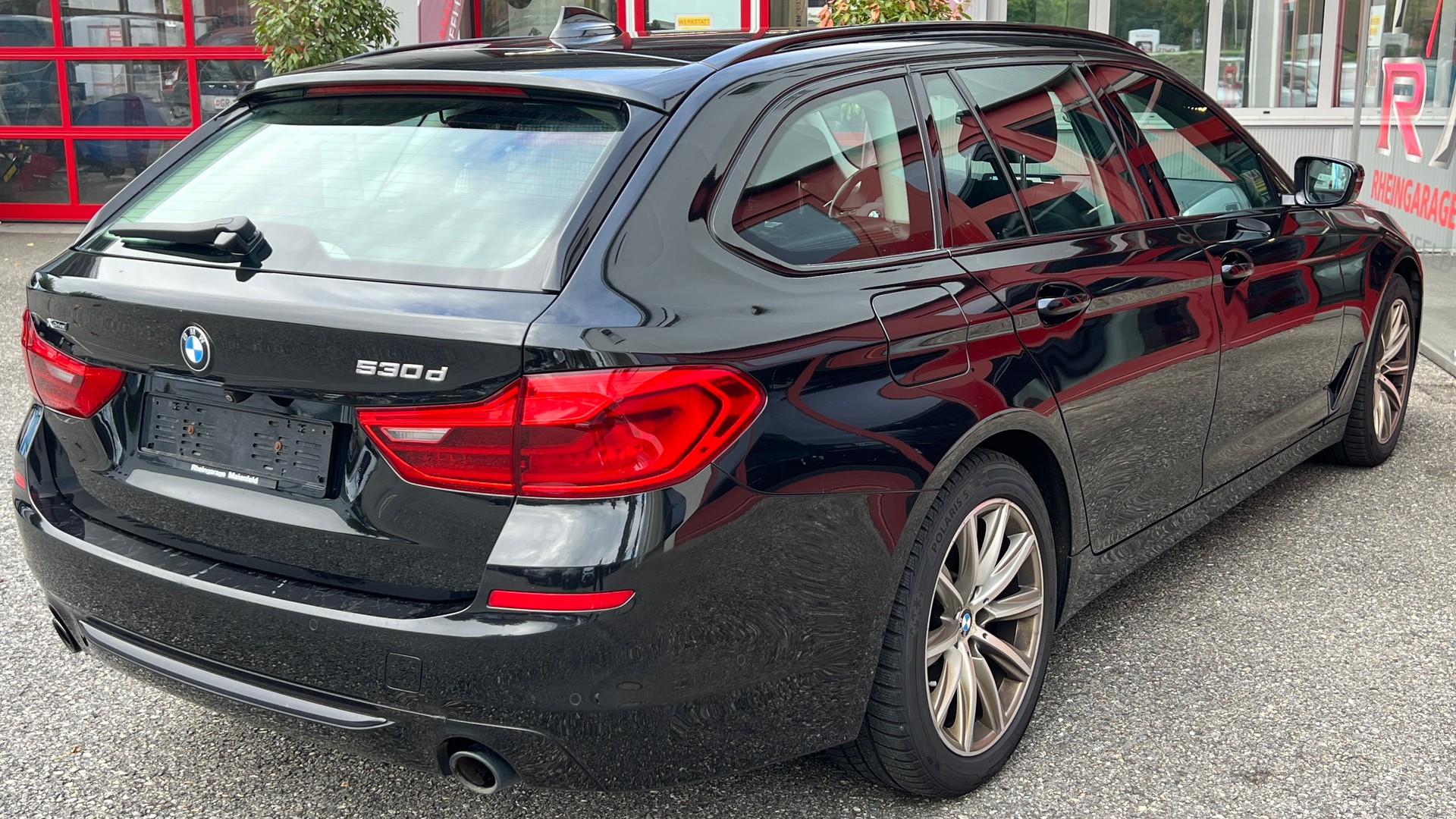BMW 530d xDrive Touring Sport Line Steptronic-image-5