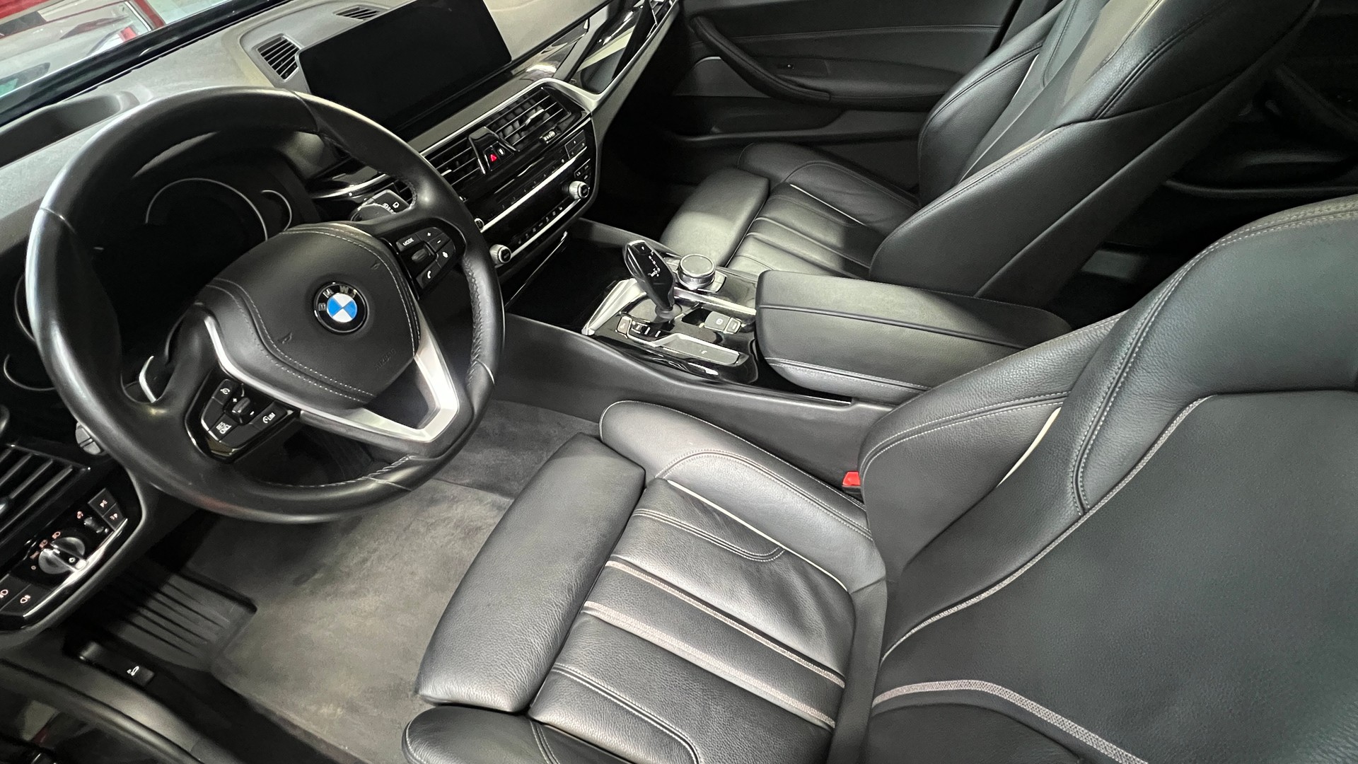 BMW 530d xDrive Touring Sport Line Steptronic-image-6
