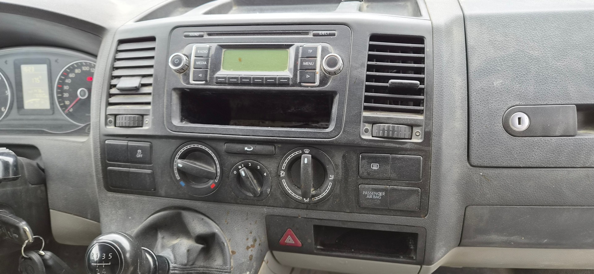 VW T5 2.0 TDI-image-5