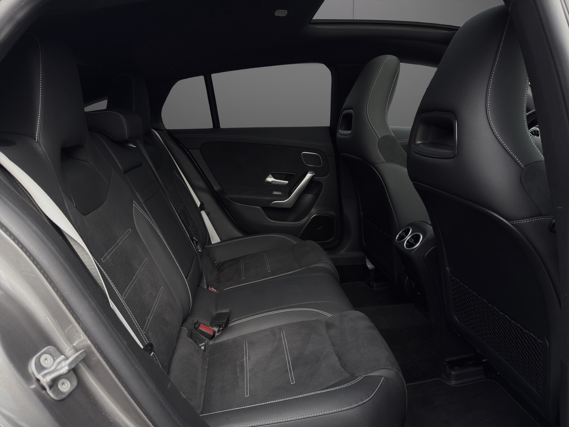 MERCEDES-BENZ CLA 250 e EQ Star AMG Line Shooting Brake-image-11