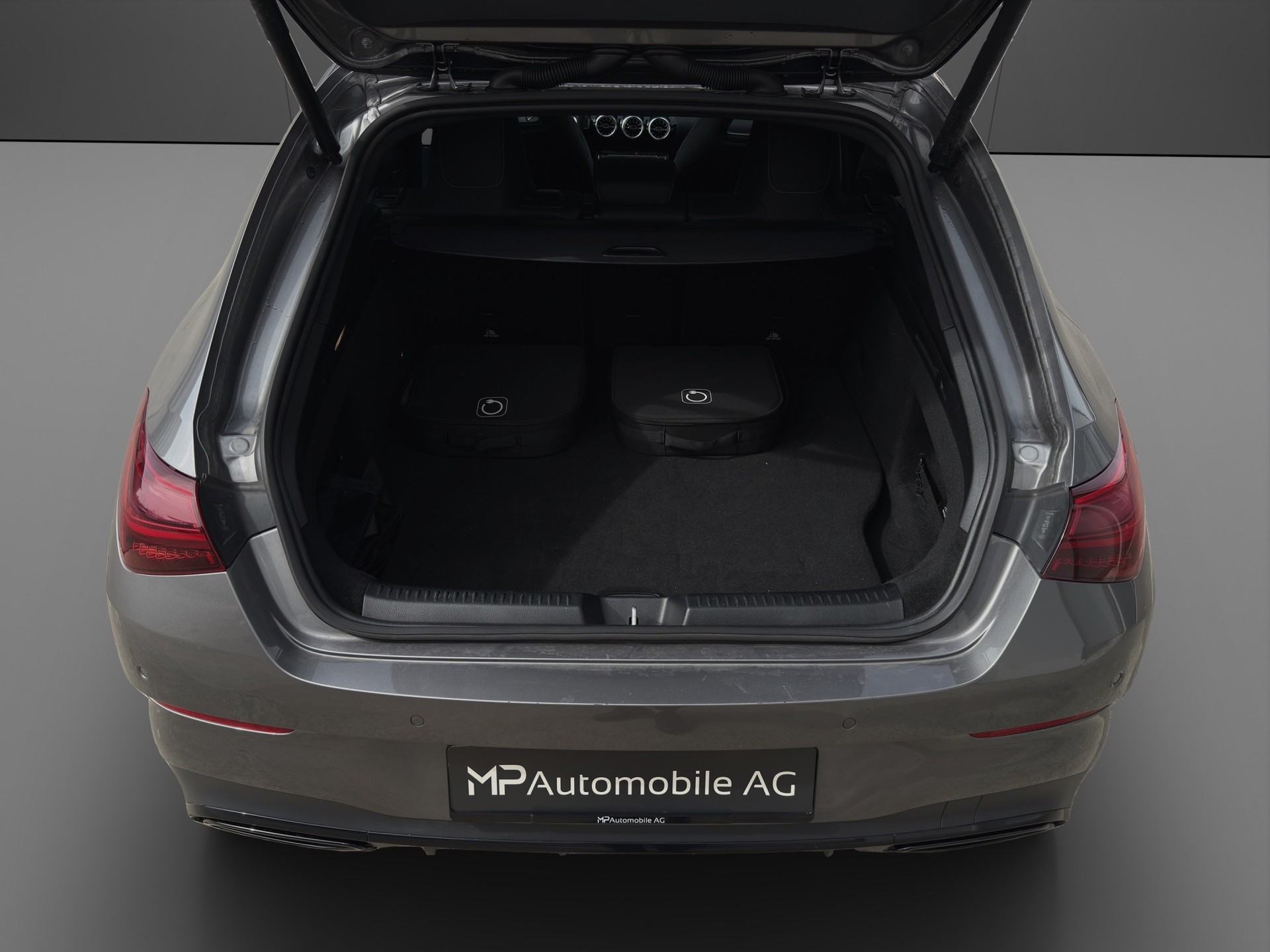 MERCEDES-BENZ CLA 250 e EQ Star AMG Line Shooting Brake-image-3