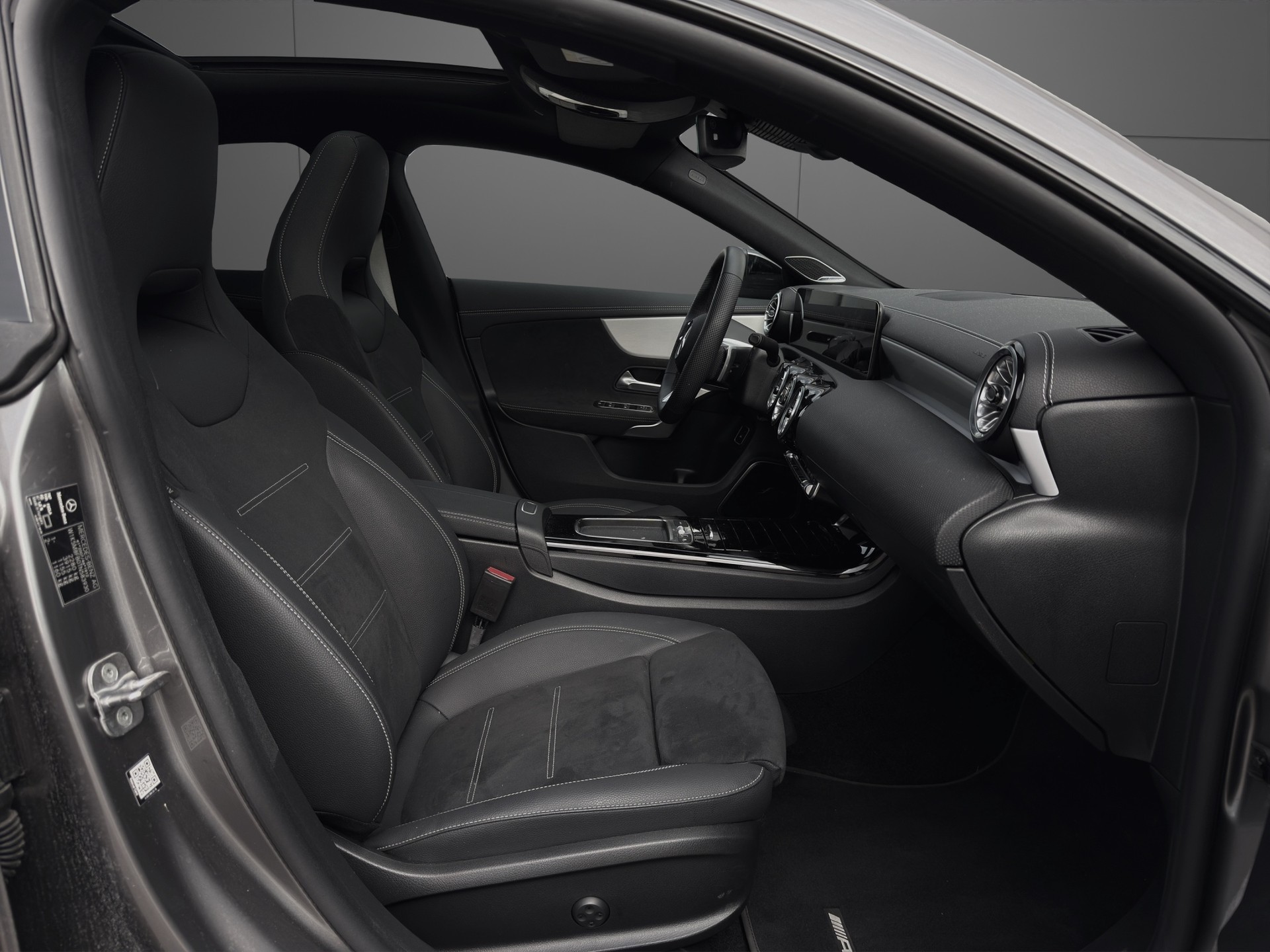 MERCEDES-BENZ CLA 250 e EQ Star AMG Line Shooting Brake-image-10