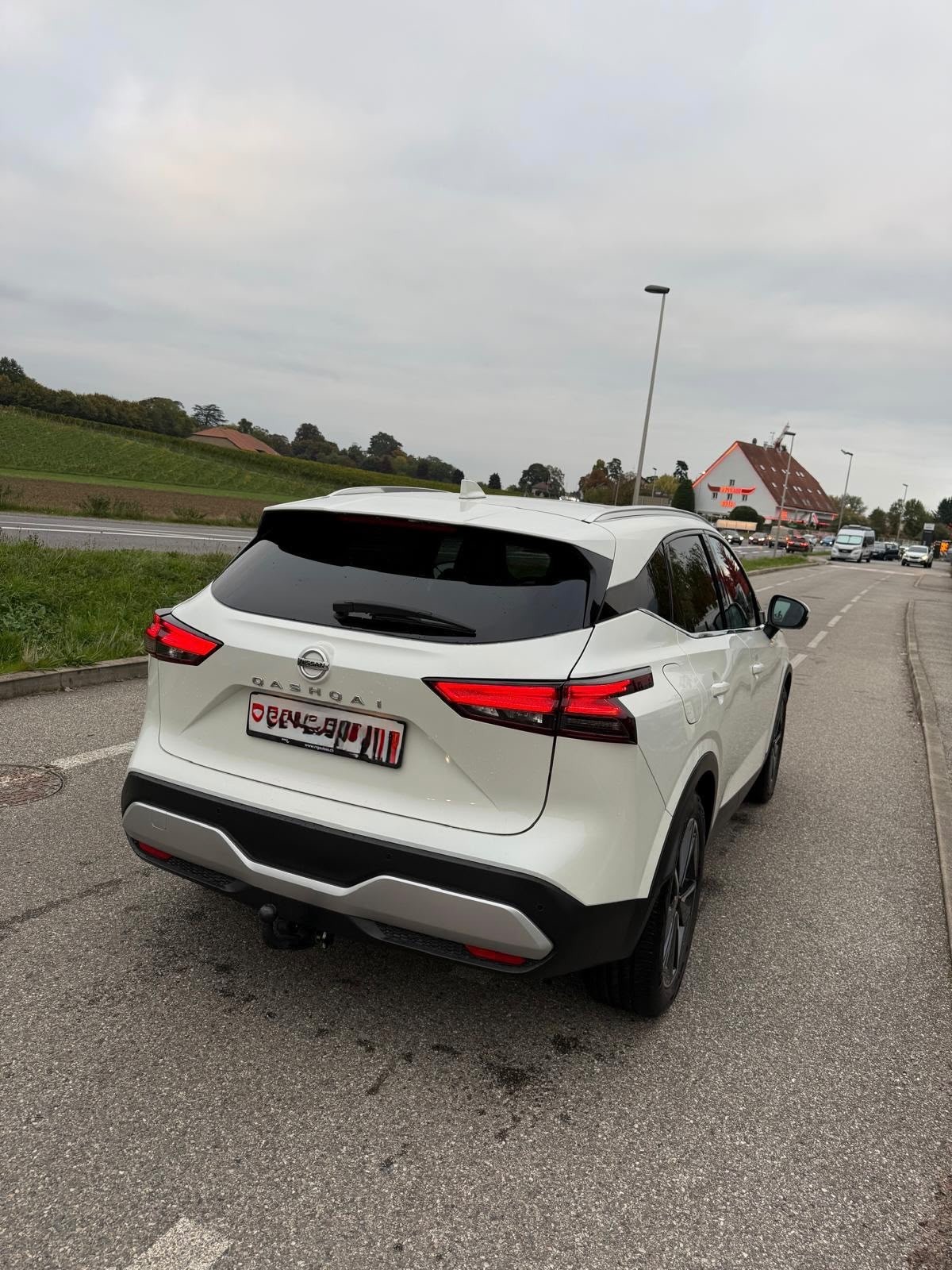 NISSAN Qashqai 1.3 DIG-T MHEV N-Connecta Xtronic 4x4-image-3