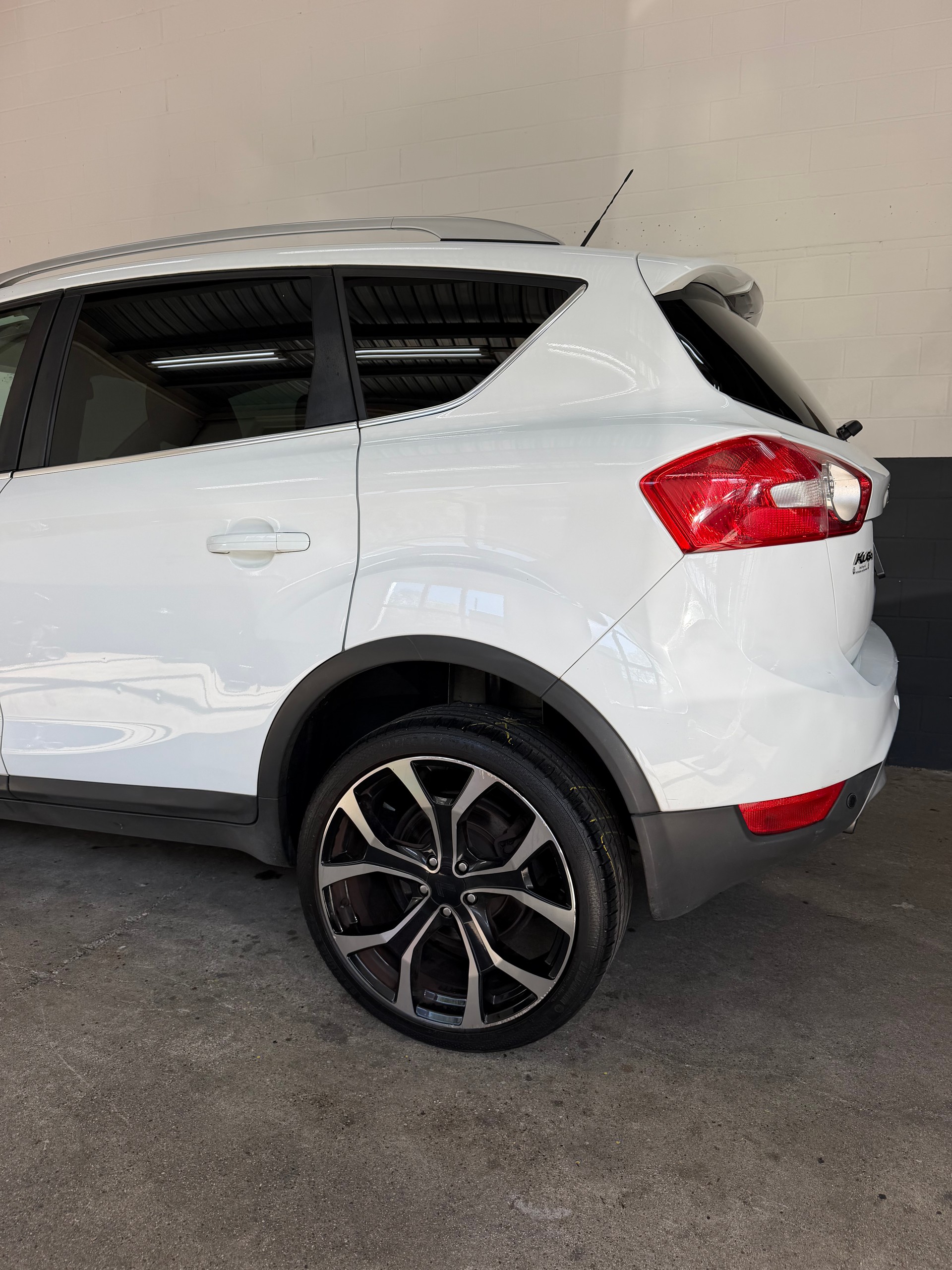 FORD Kuga 2.5 Turbo Titanium 4WD Automatic //NEU AB MFK!-image-7