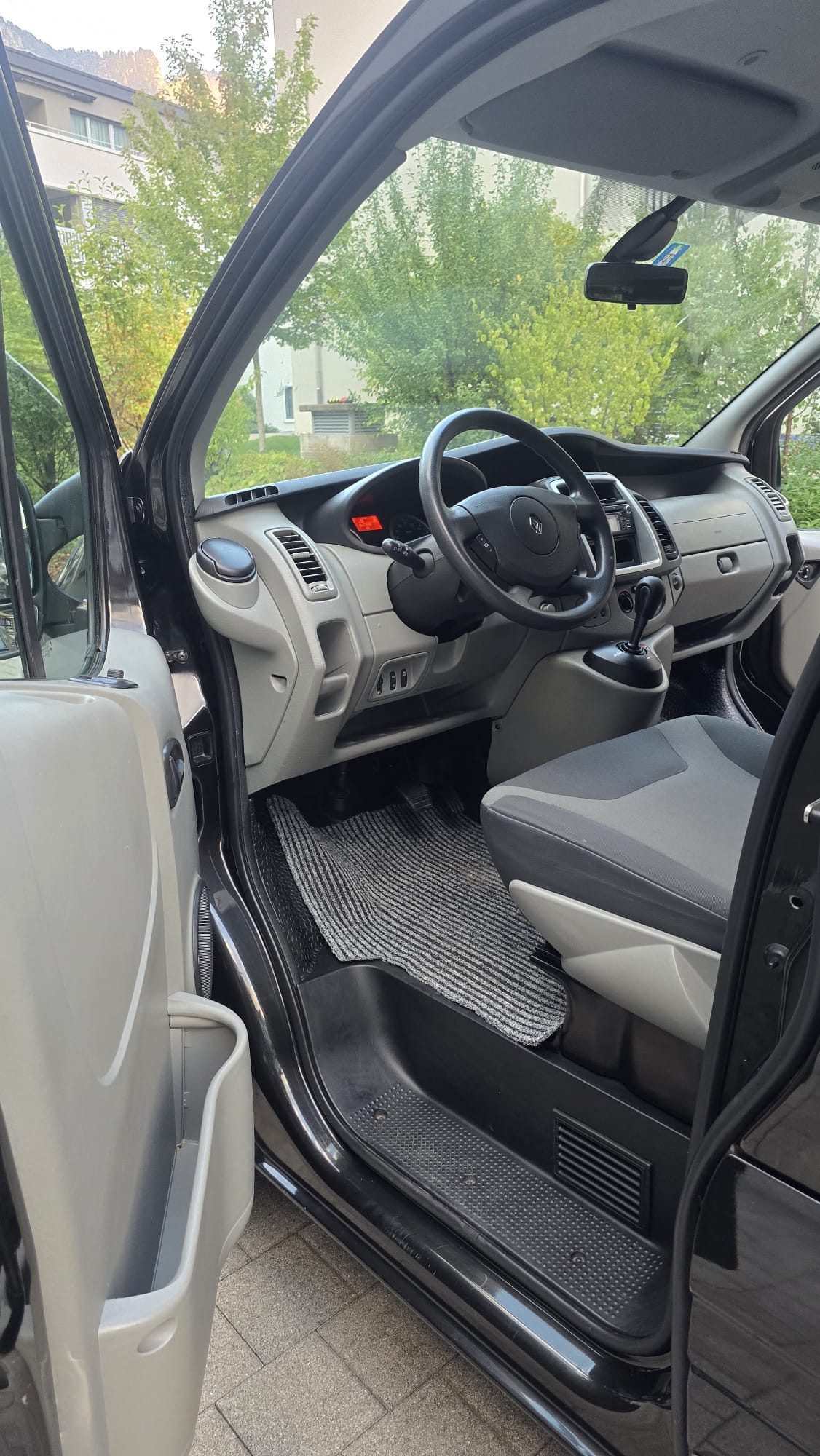 RENAULT 2.0 dCi 114 Black Ed.Q. ECO-image-1